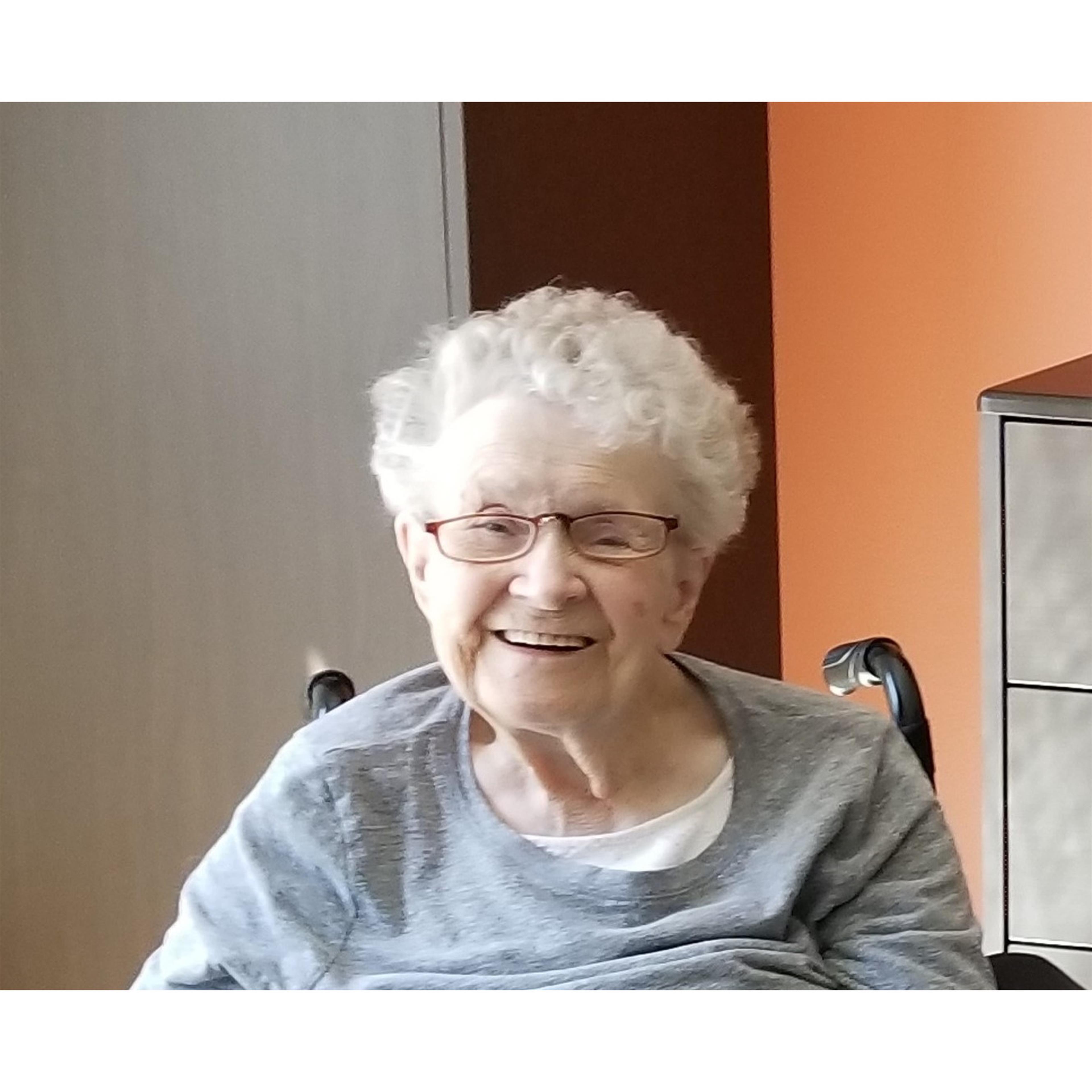 Gloria C. Munslow's obituary picture