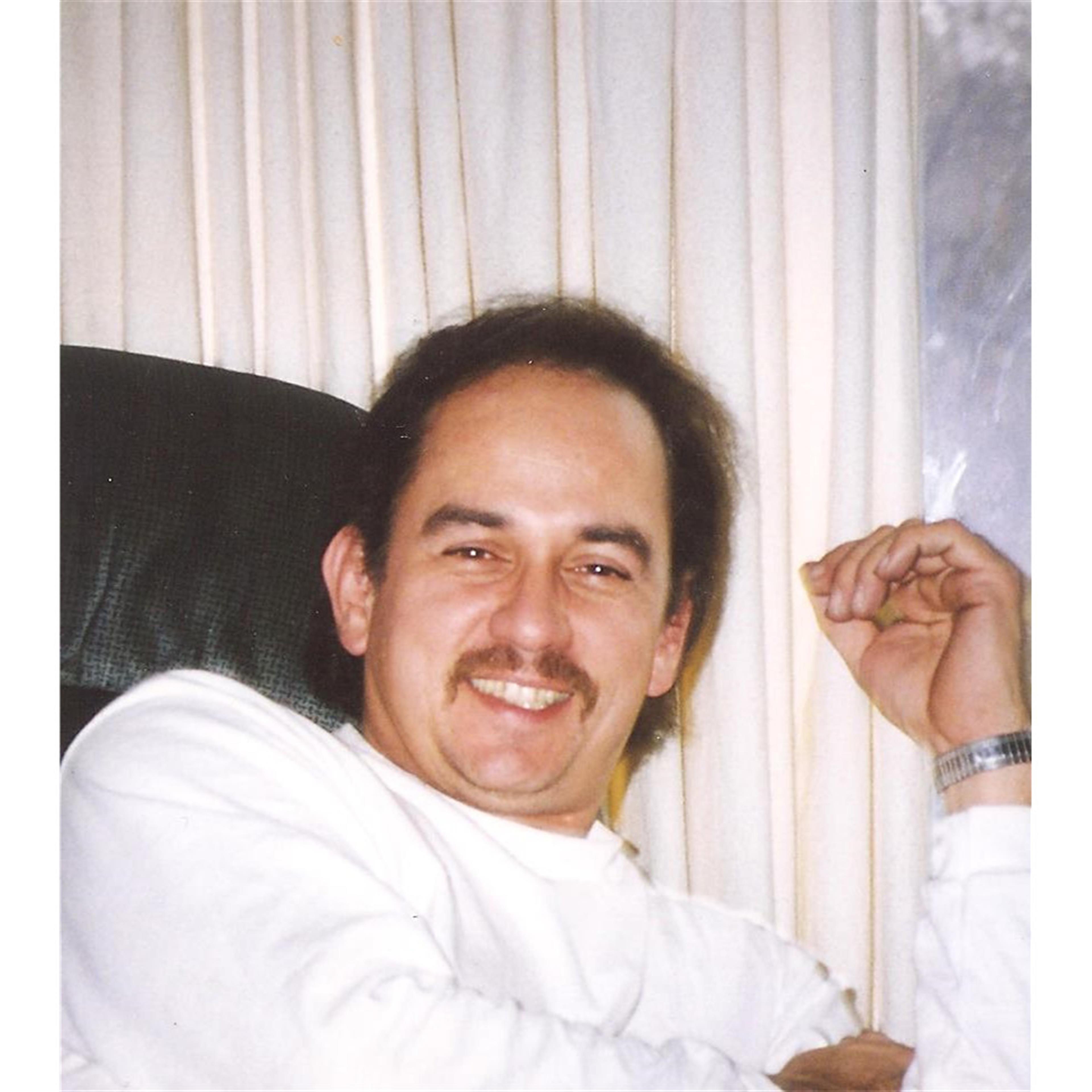 Lewis James Hamlin's obituary picture