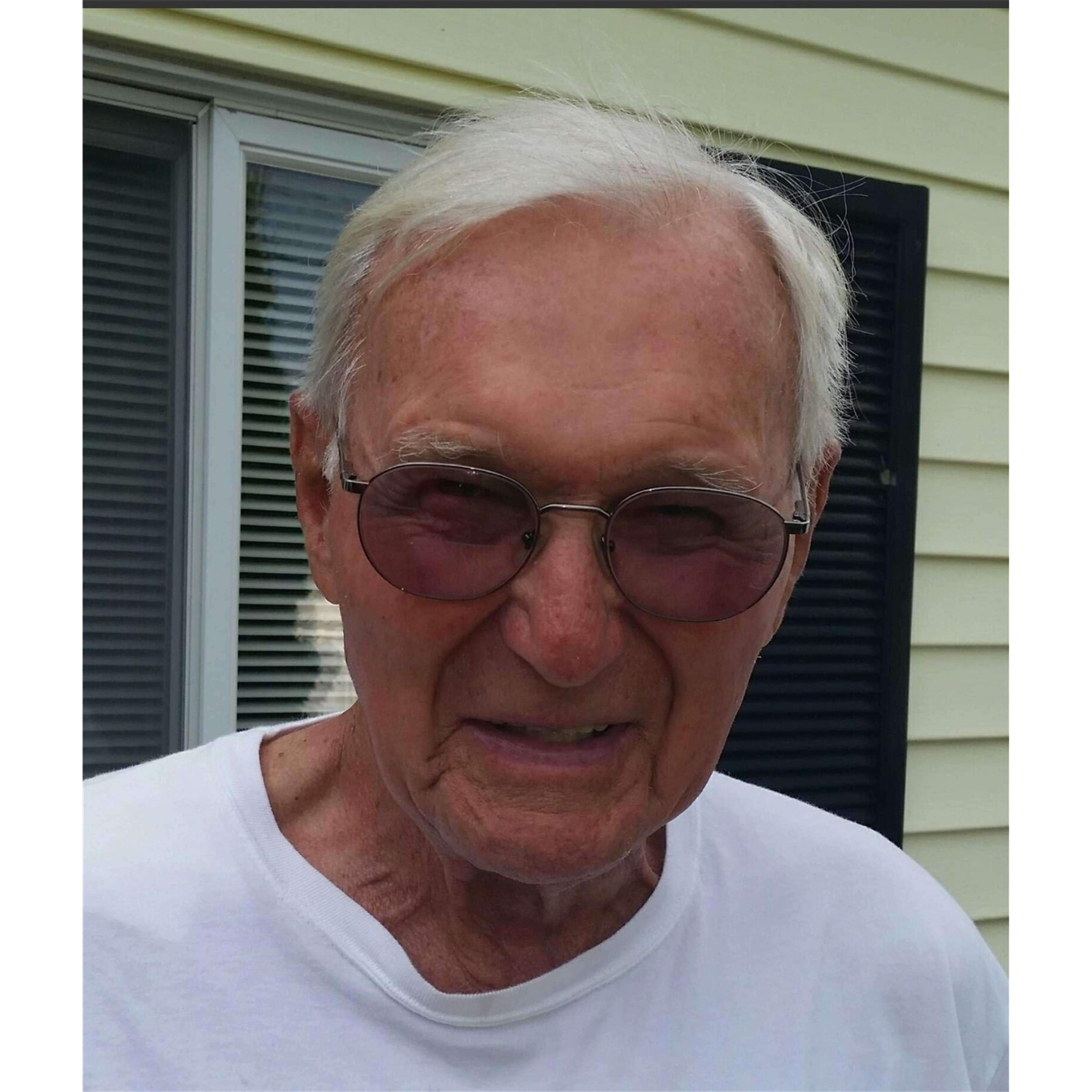 Francis Norbert Dluge's obituary picture