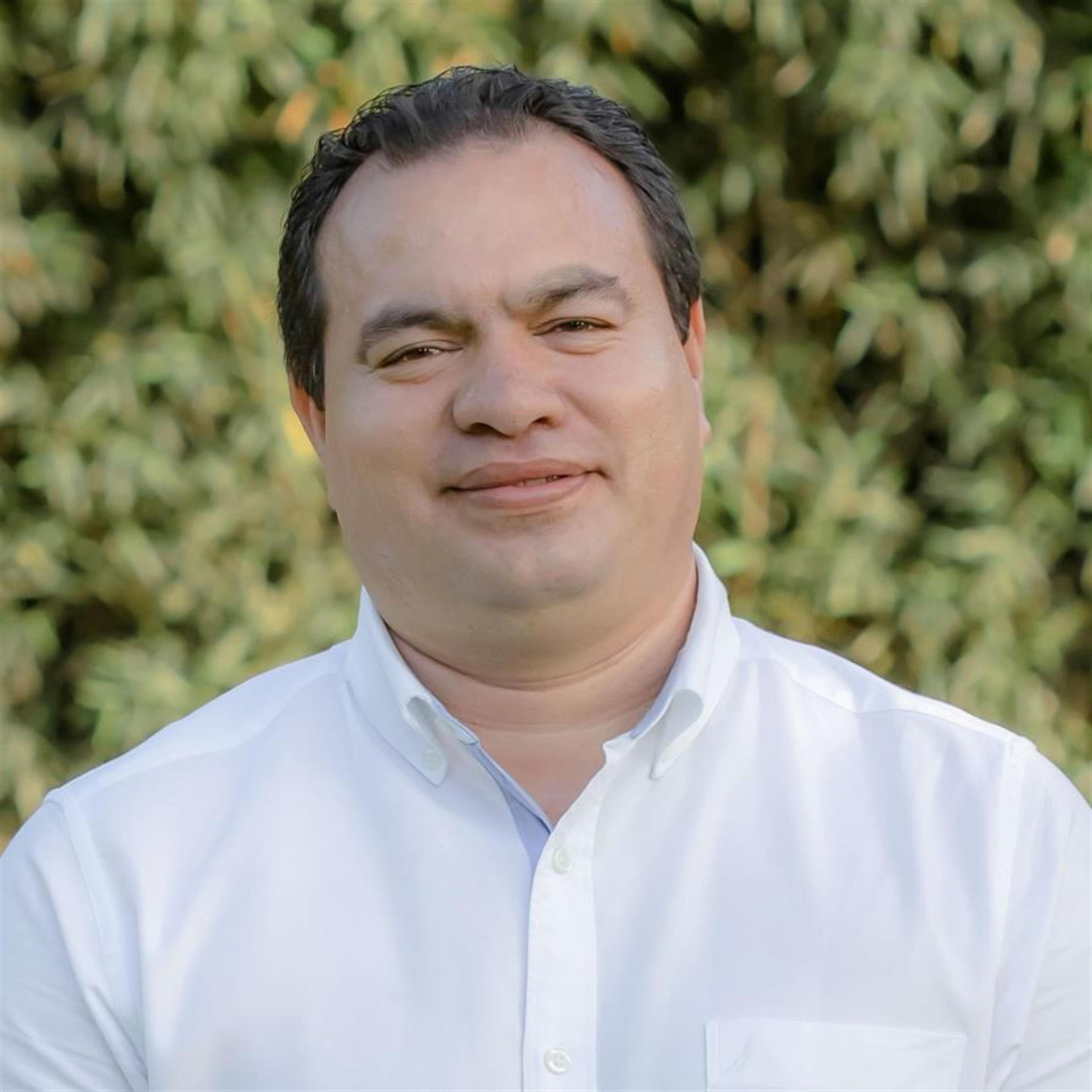 Mario R Vasquez Luque