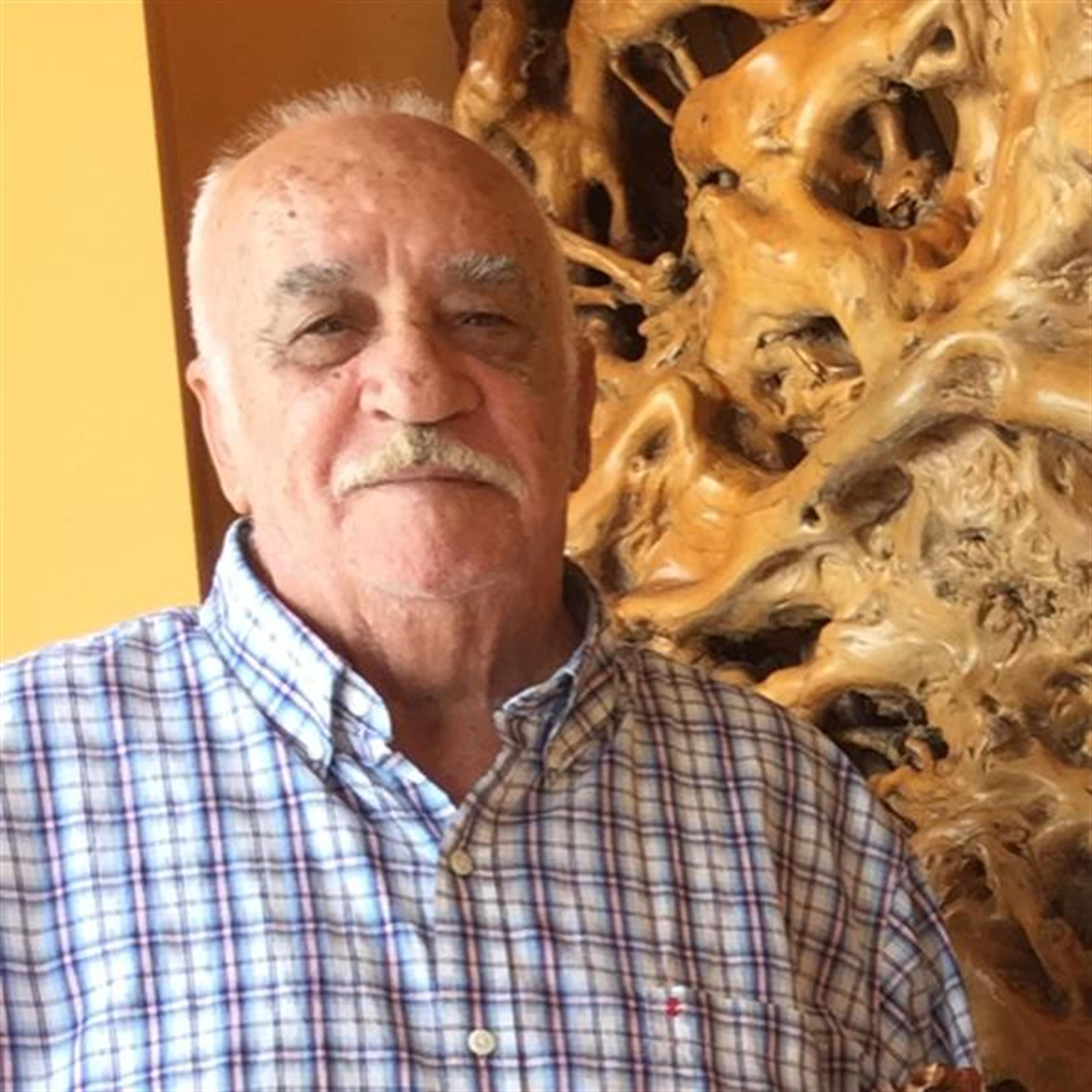 Manuel Flores