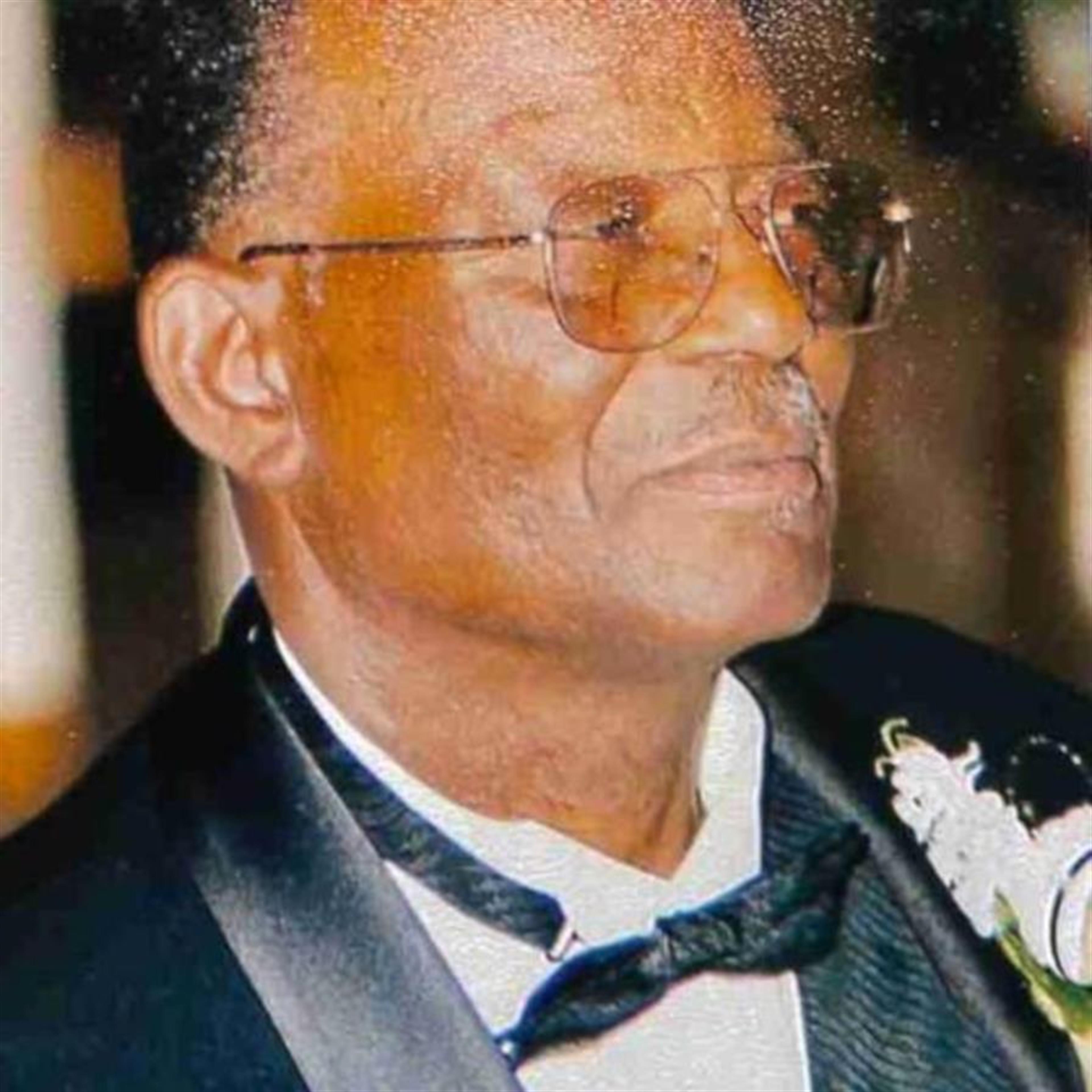 Earl Bridges