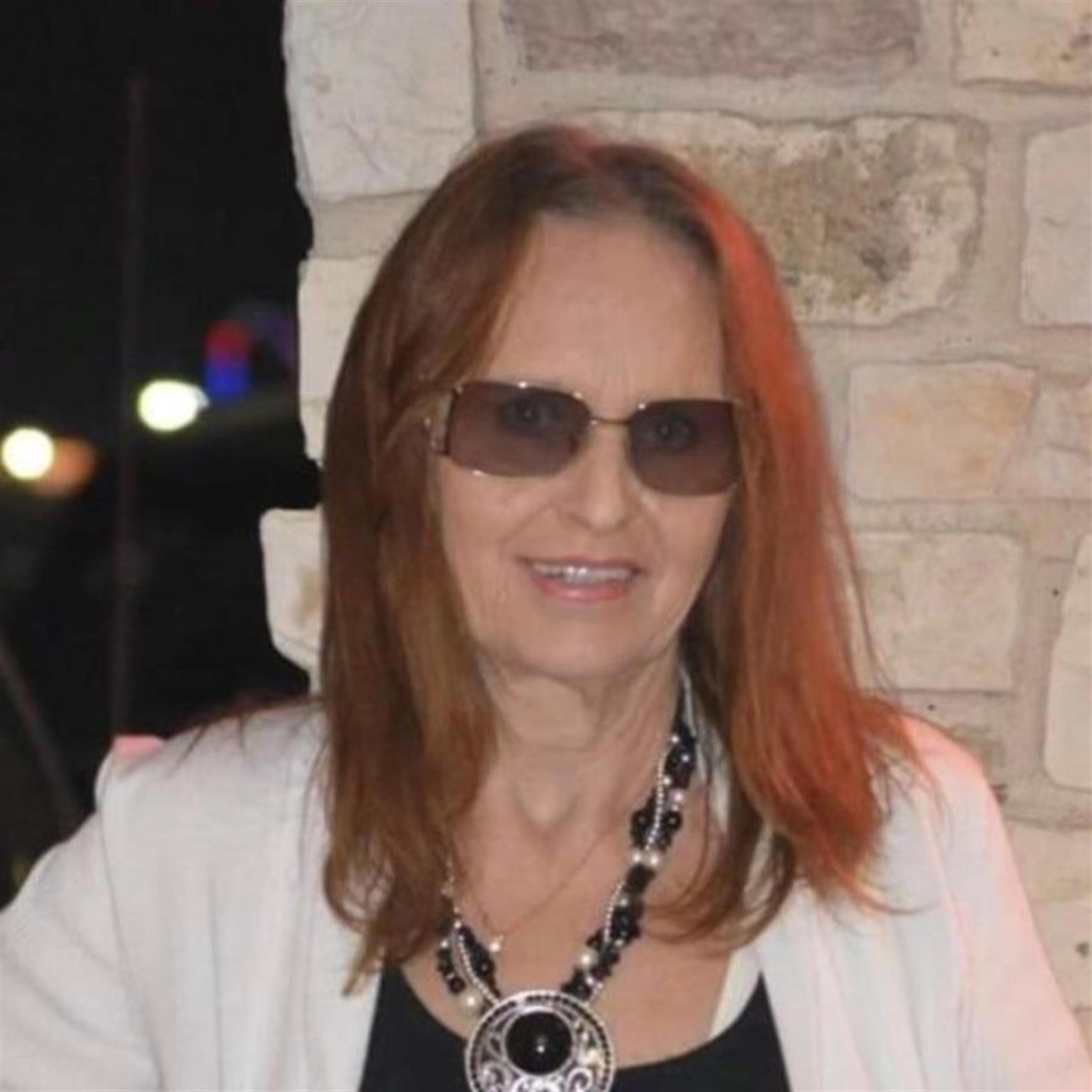 Deirdre Thompson's obituary picture