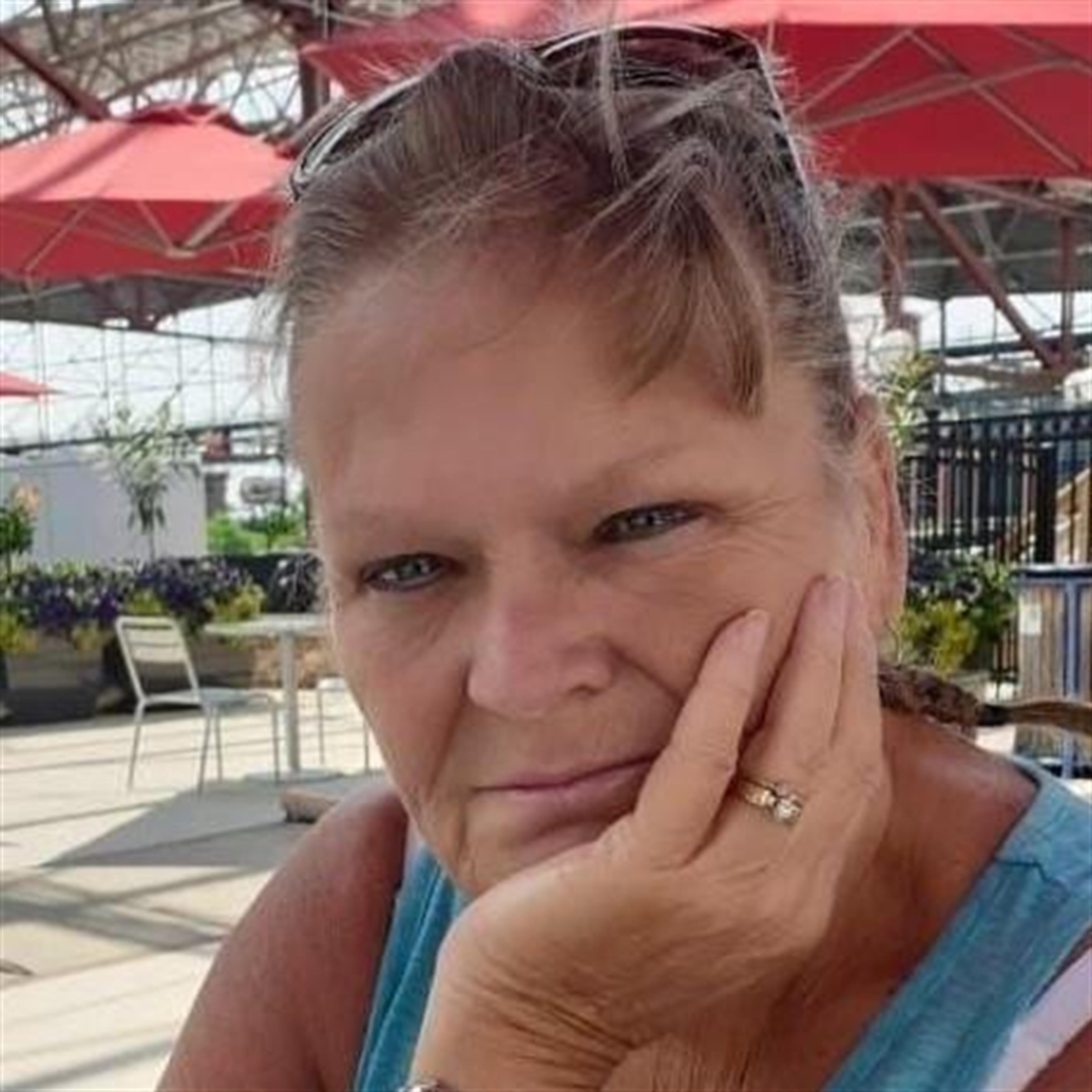 Linda Sue Houltzhouser