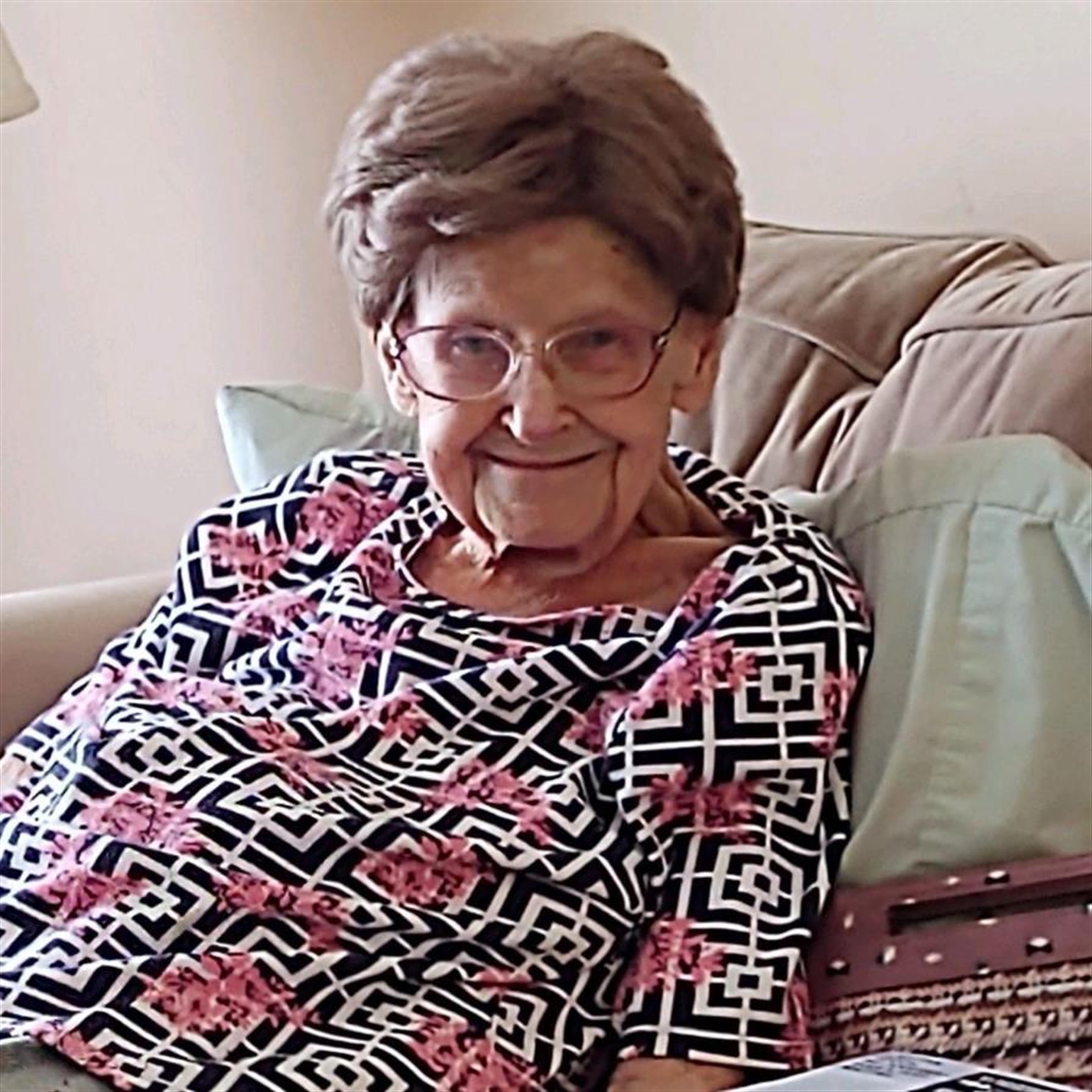 Lois Maxine Swope