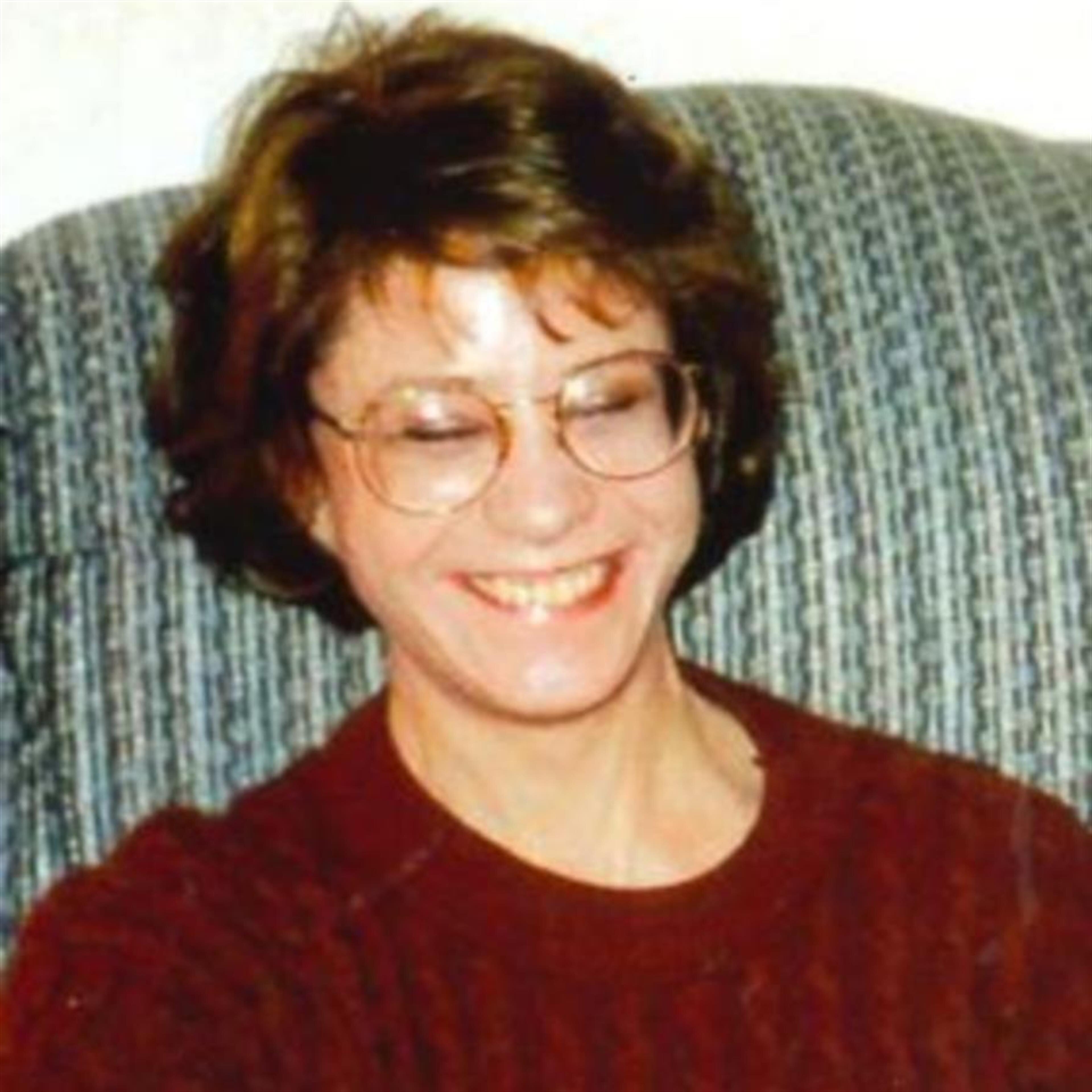 Linda M Green