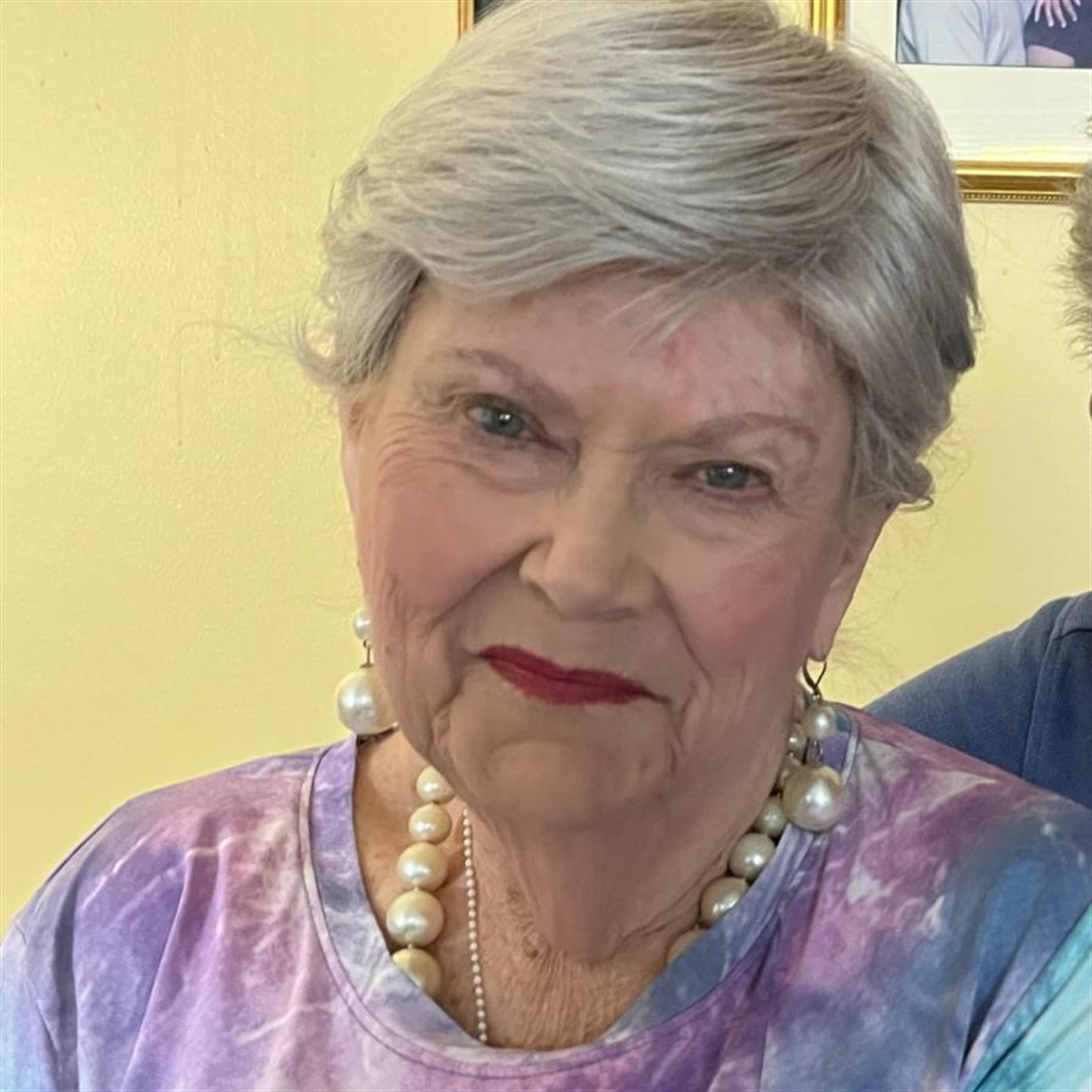 Lois Carlson Hosmer