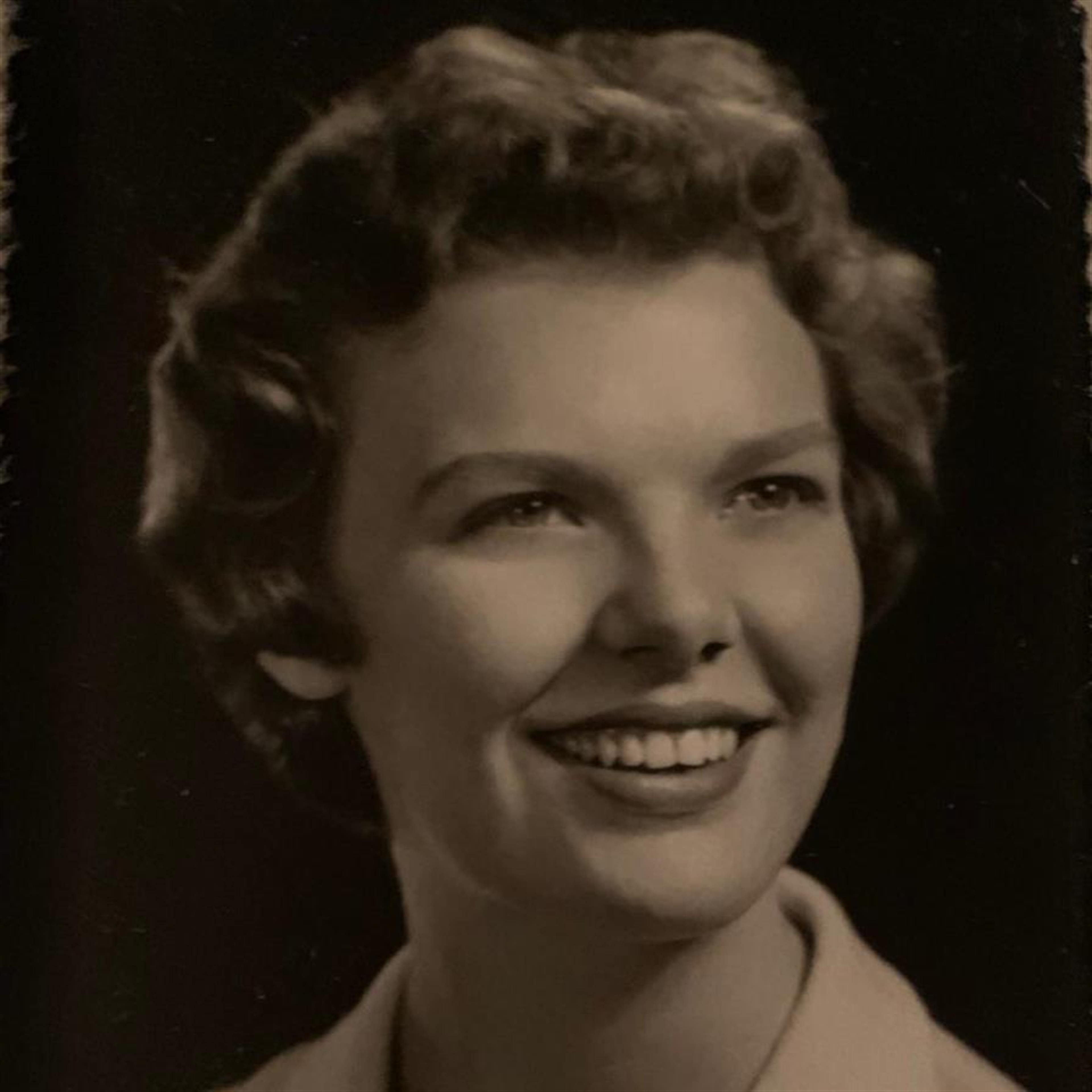 Elizabeth Thomsen Chalmers' obituary picture