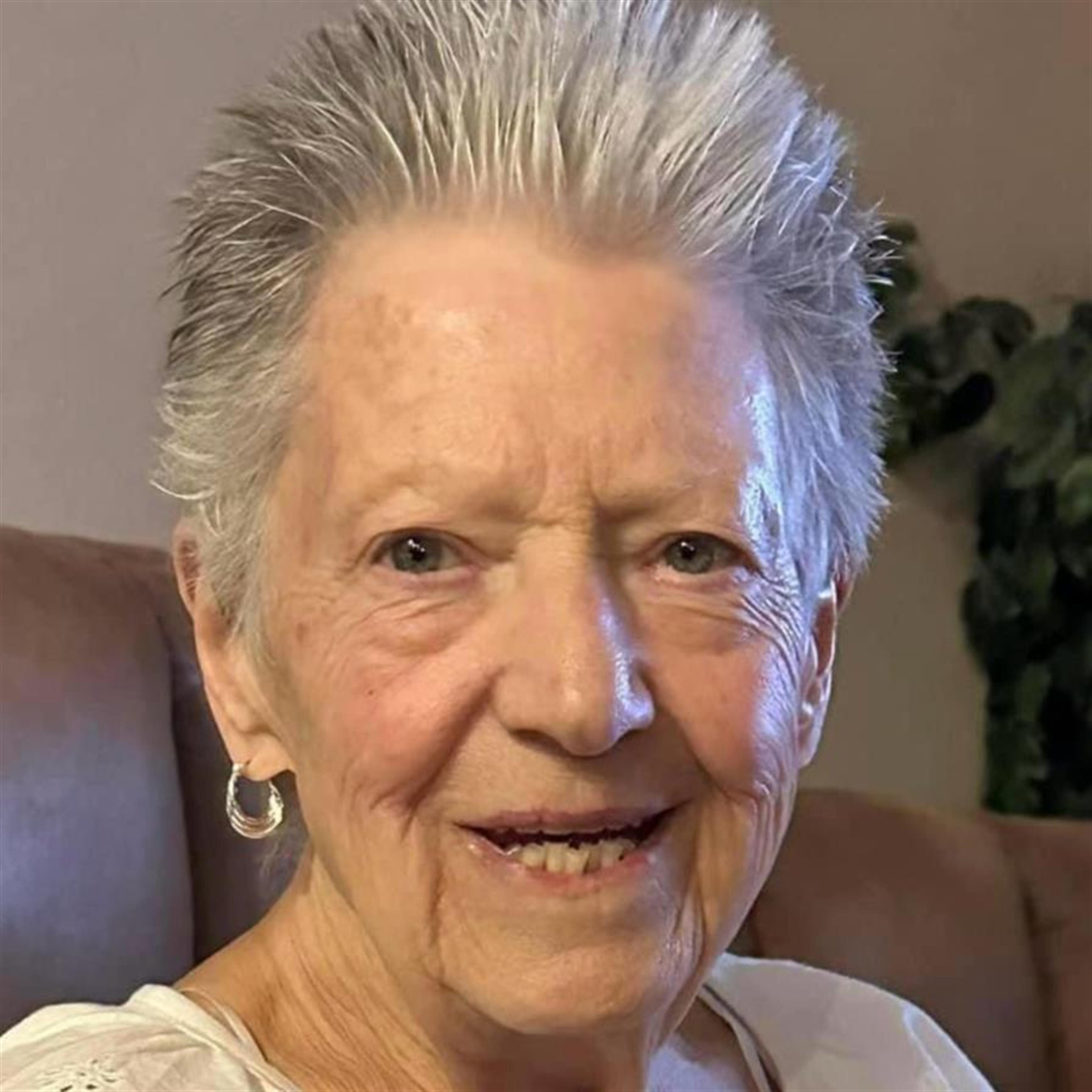 Janet C Aiello