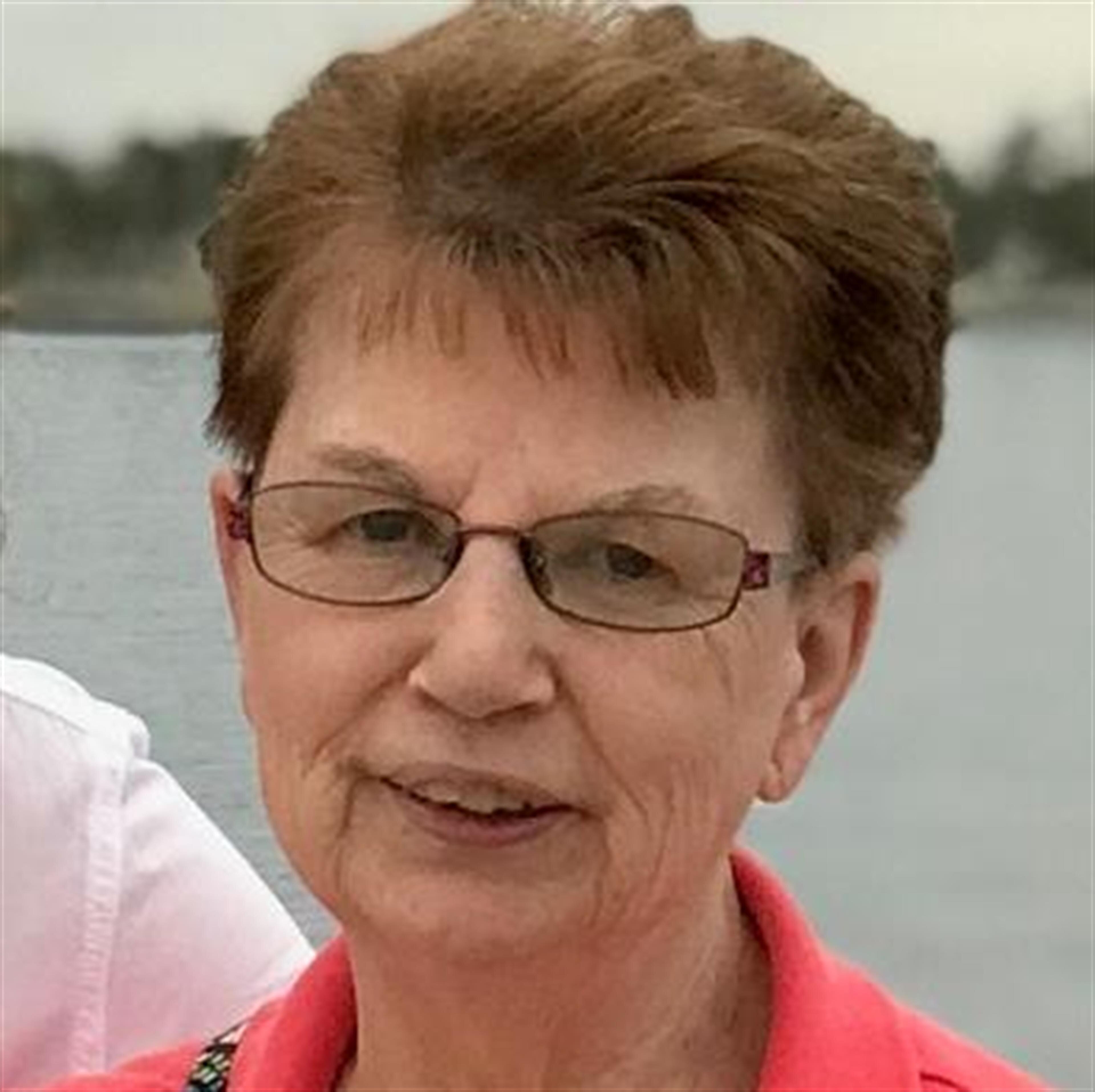 Carolyn Louise LaDue