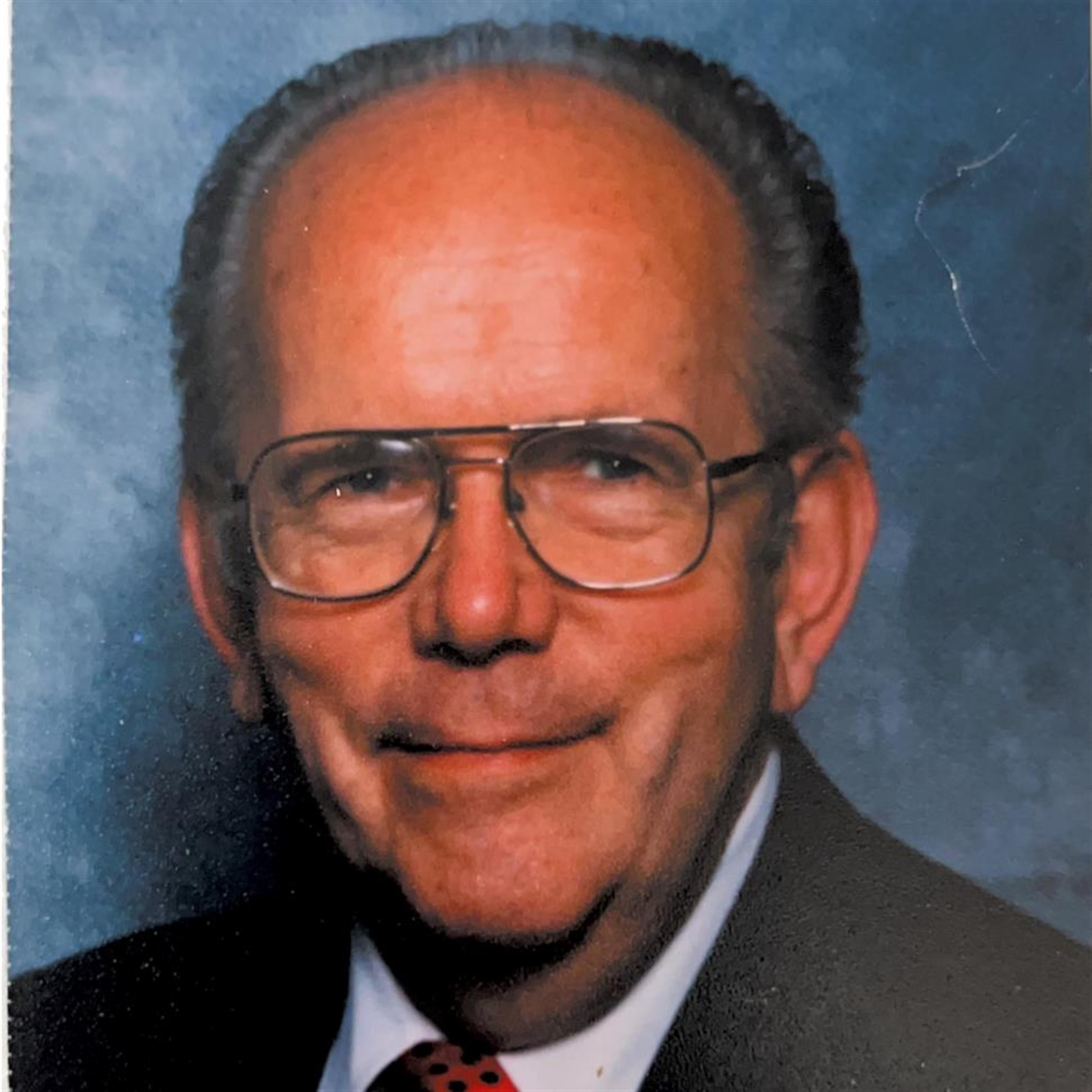 Rev. Dr. Ross E. Tracy