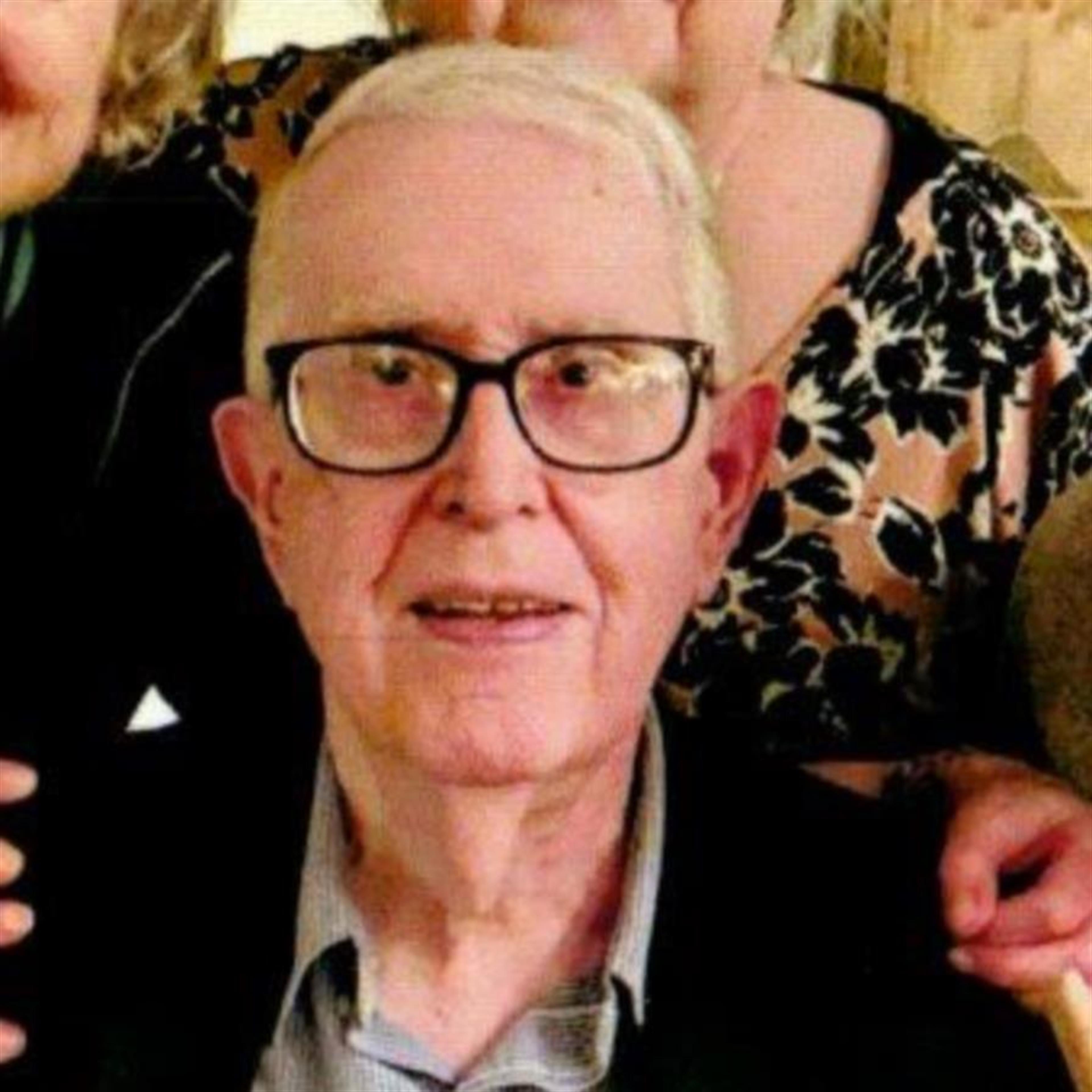 Paul W. Davis' obituary picture