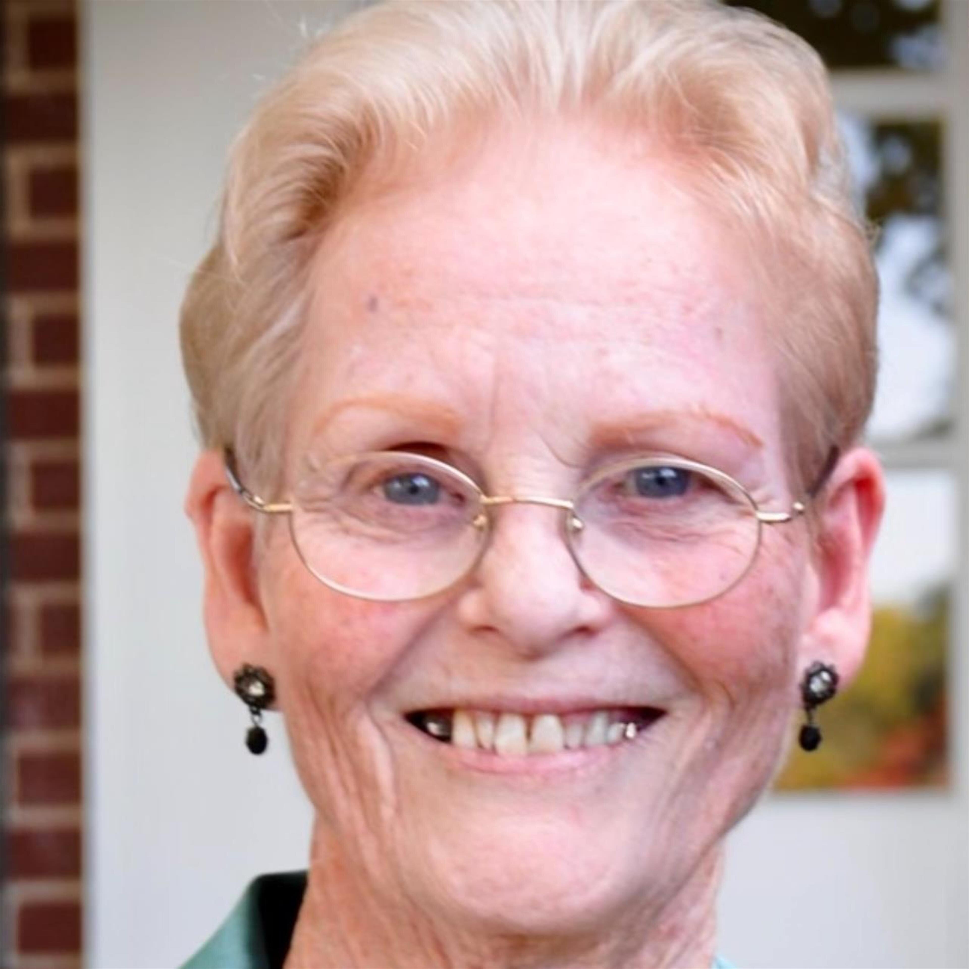 Edna Mae Christiansen (Lebanon)
