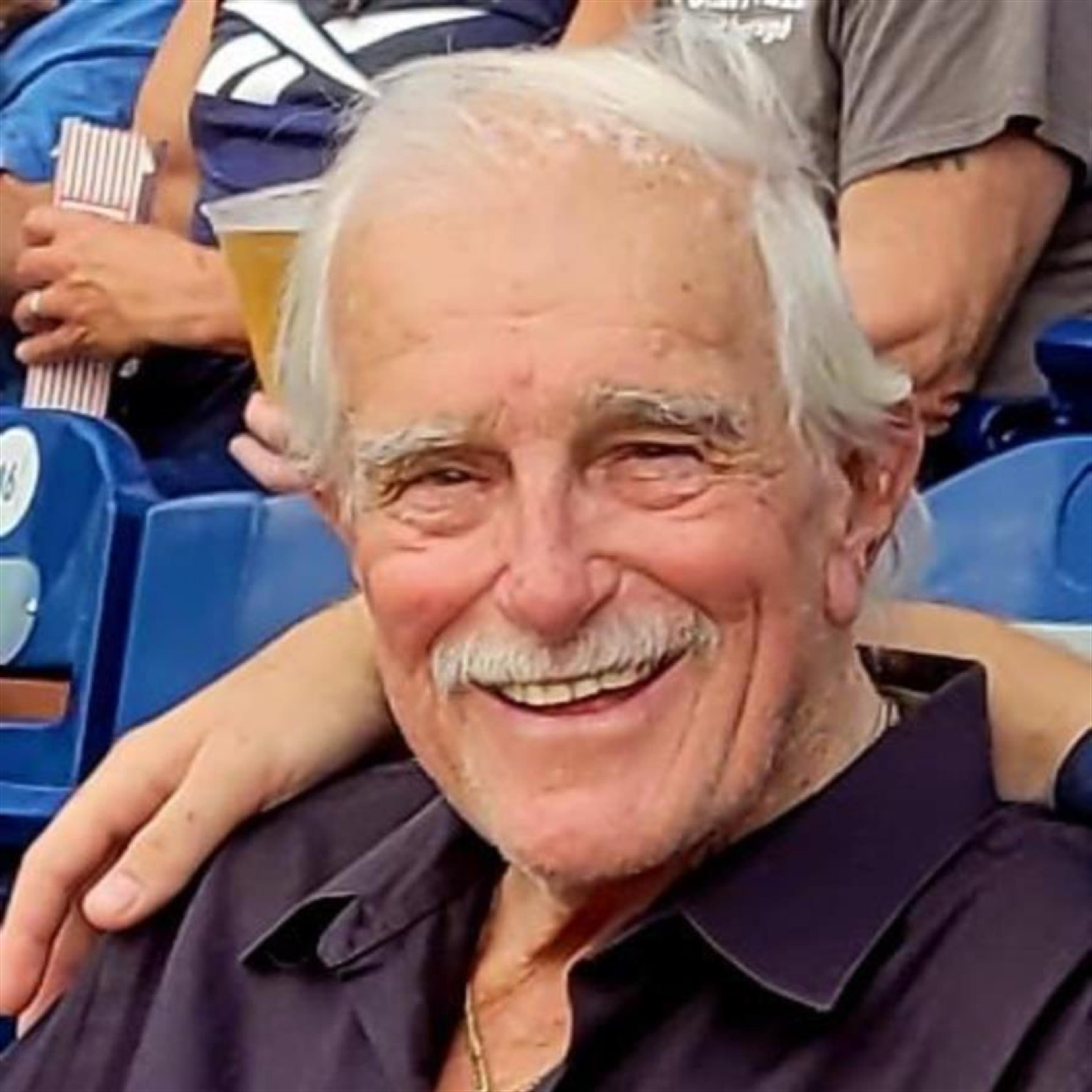 Arthur Julius Bischoff Jr's obituary picture