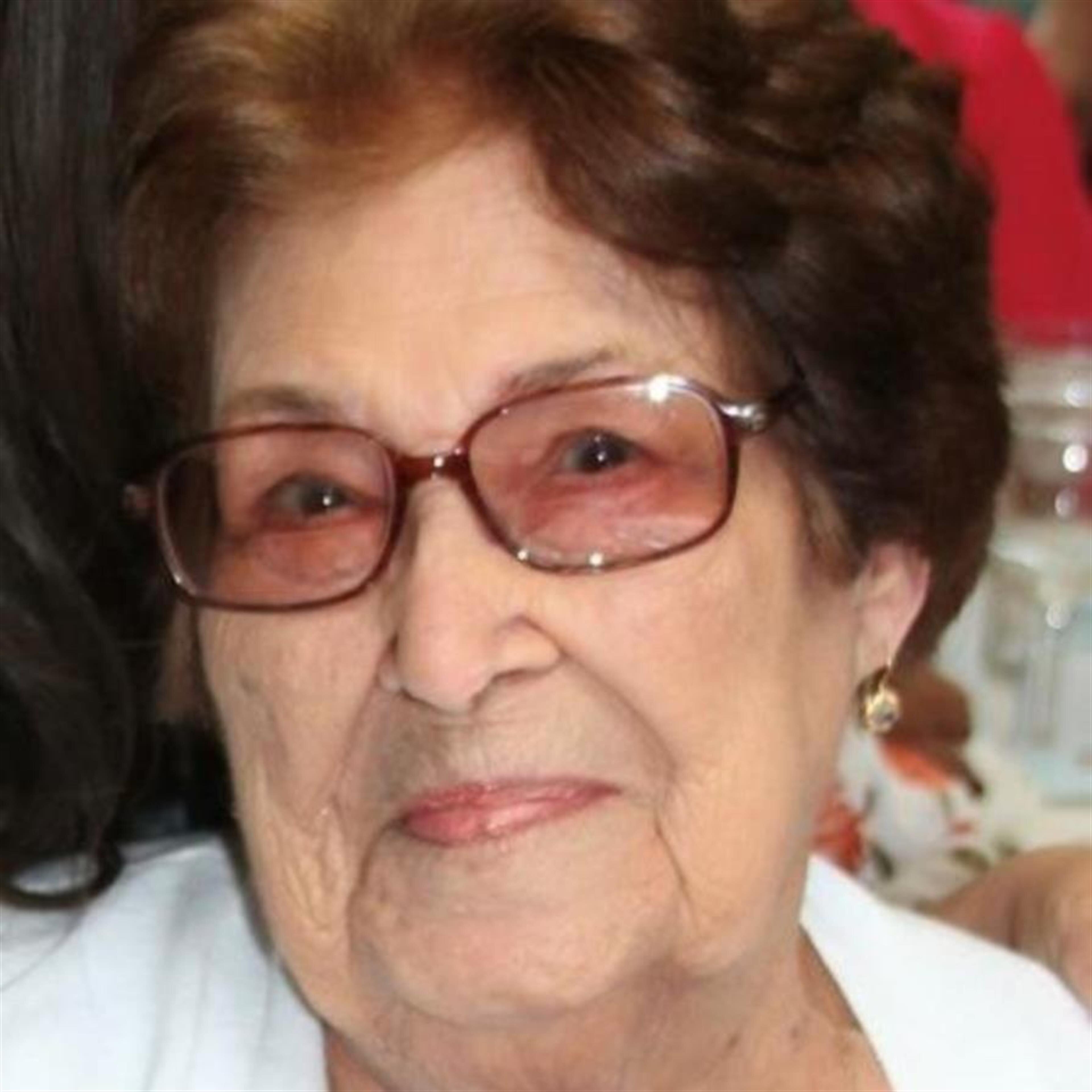 Genoveva E Martinez