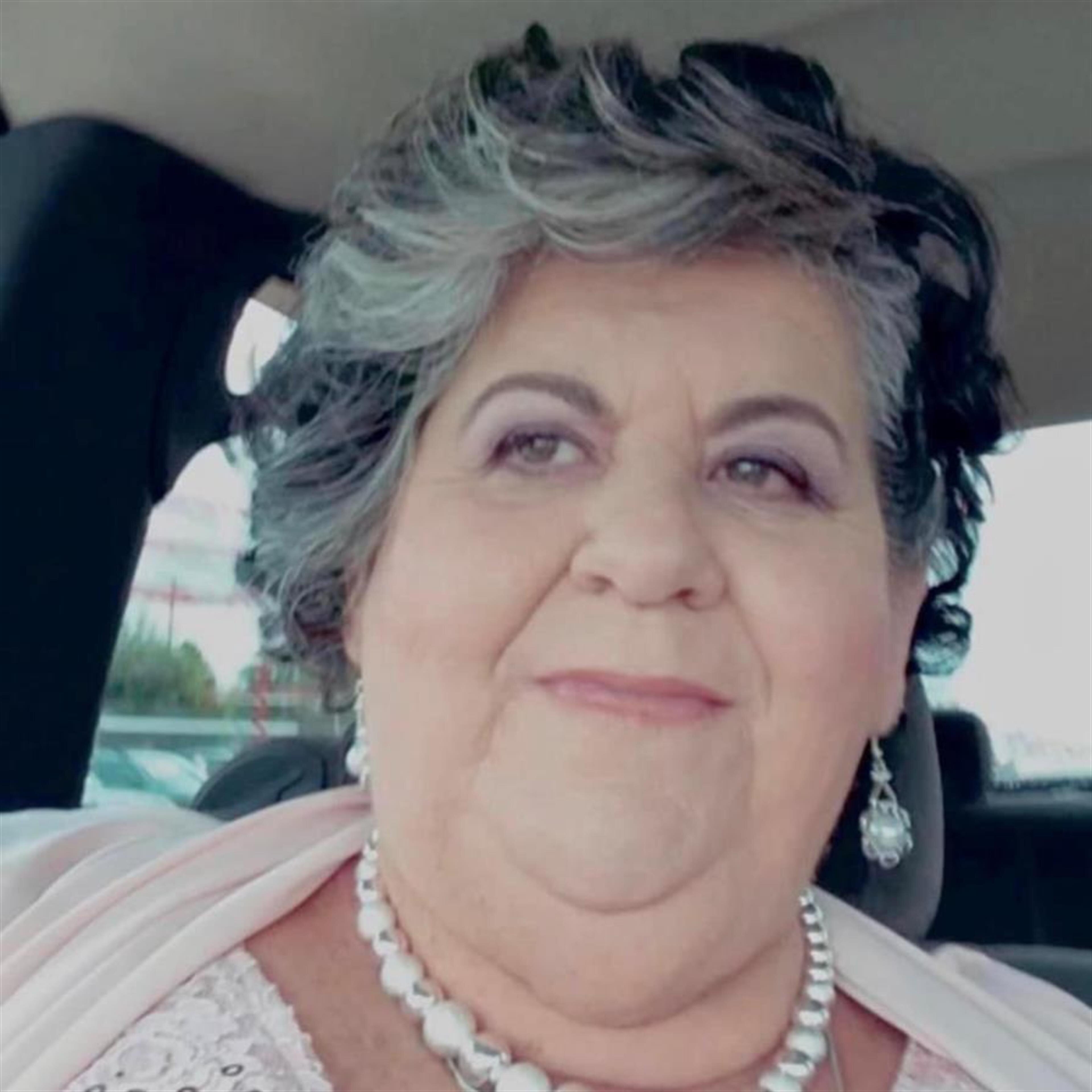 Laura M Garza