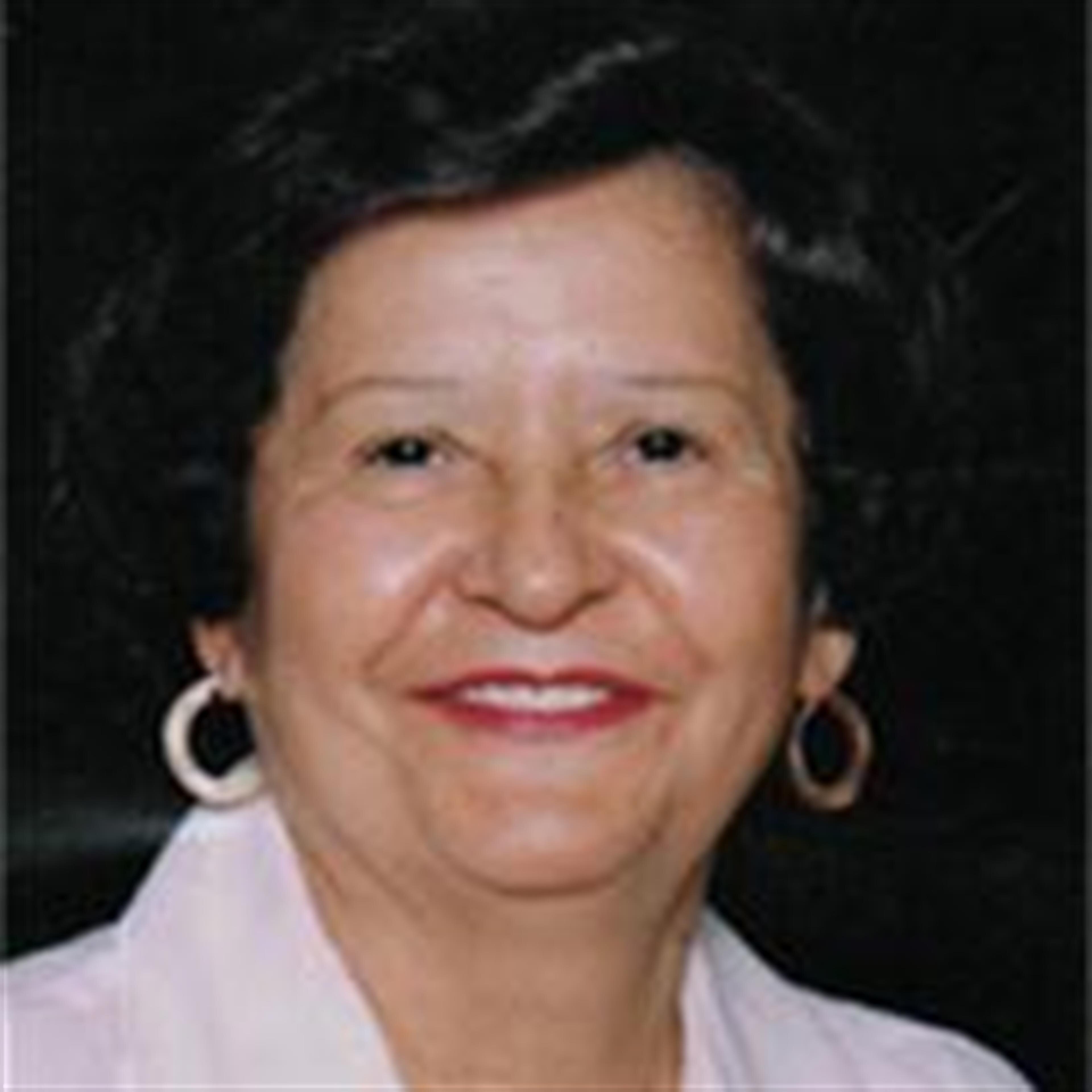 Luz E. Roman