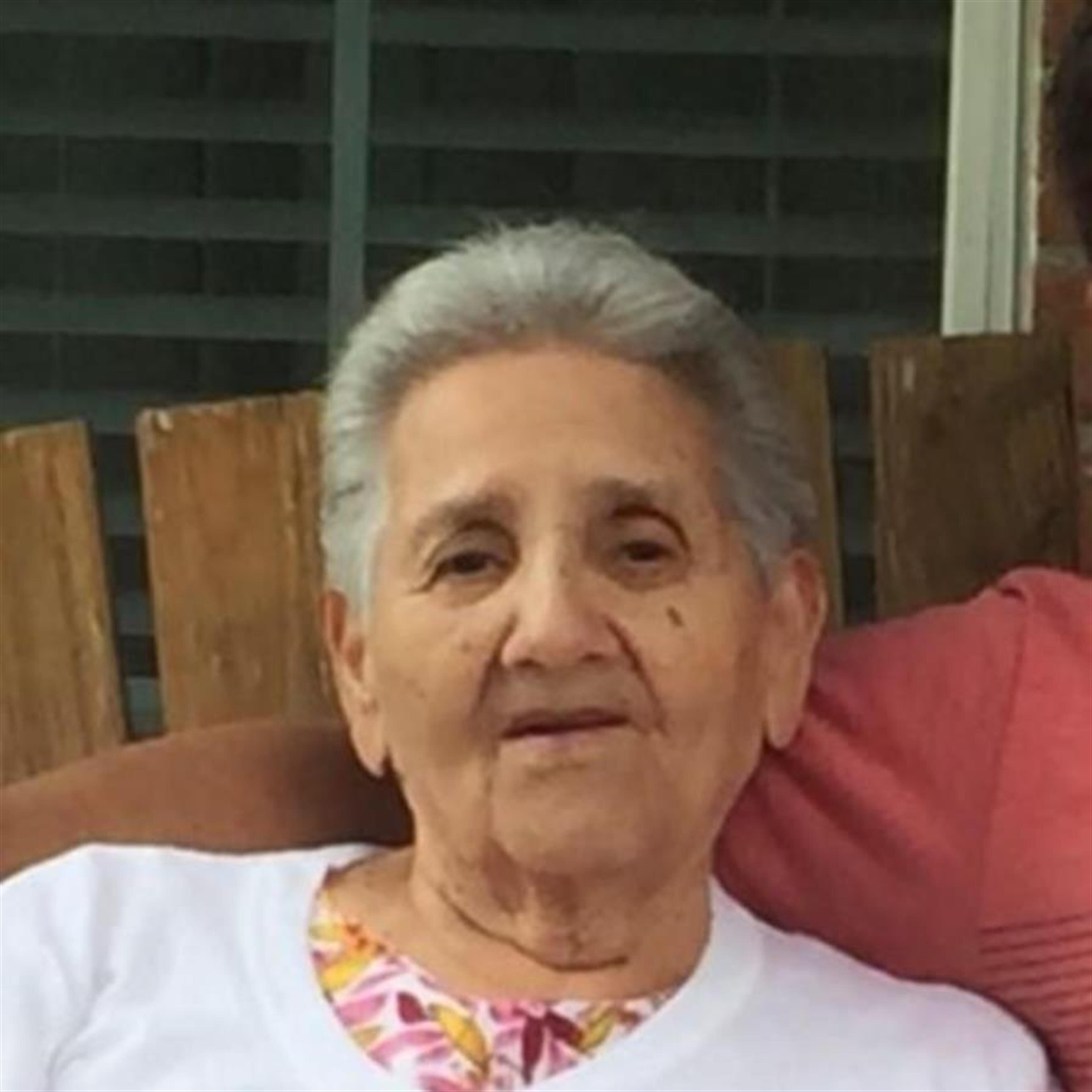 Lucila F Cadriel