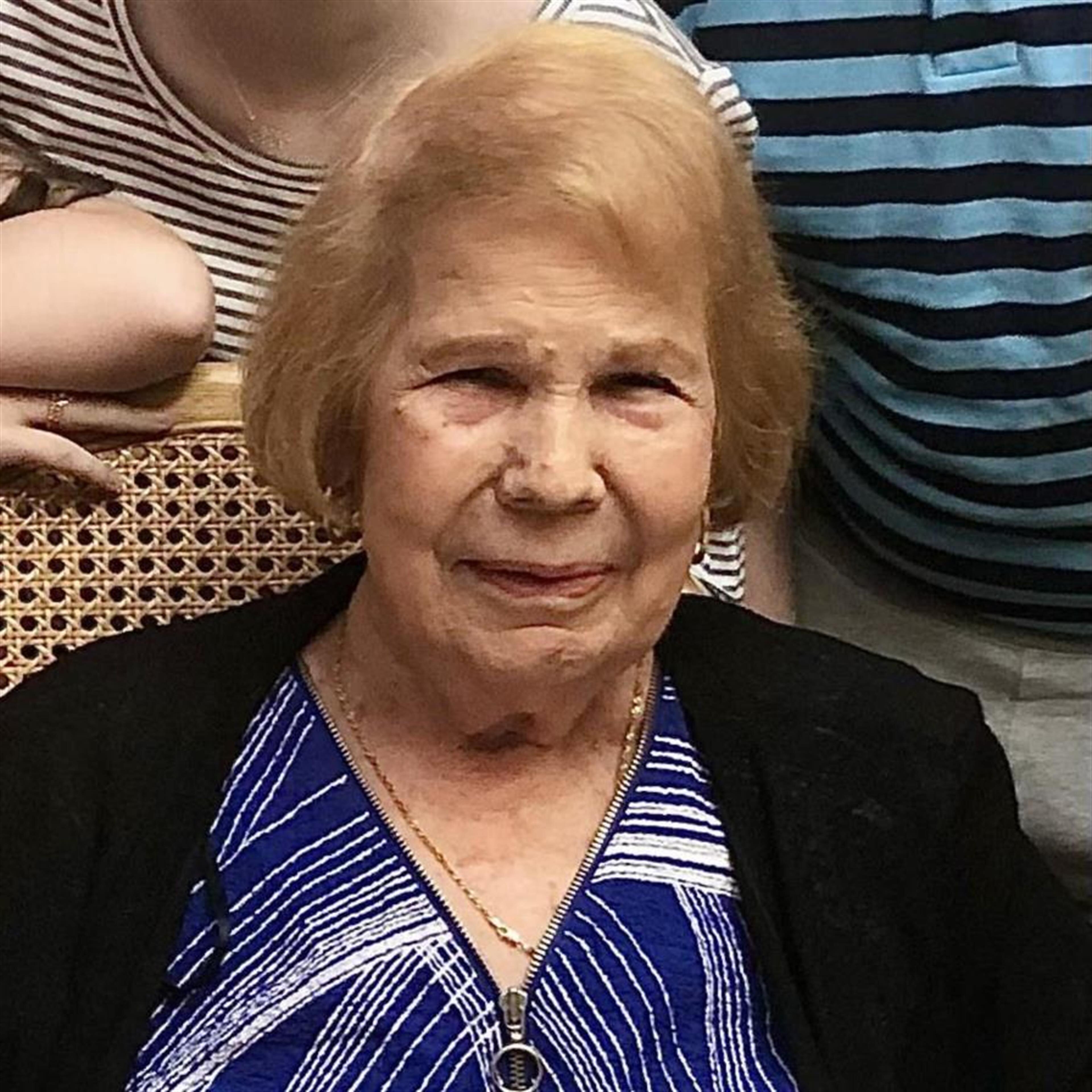 Esther A. Moya