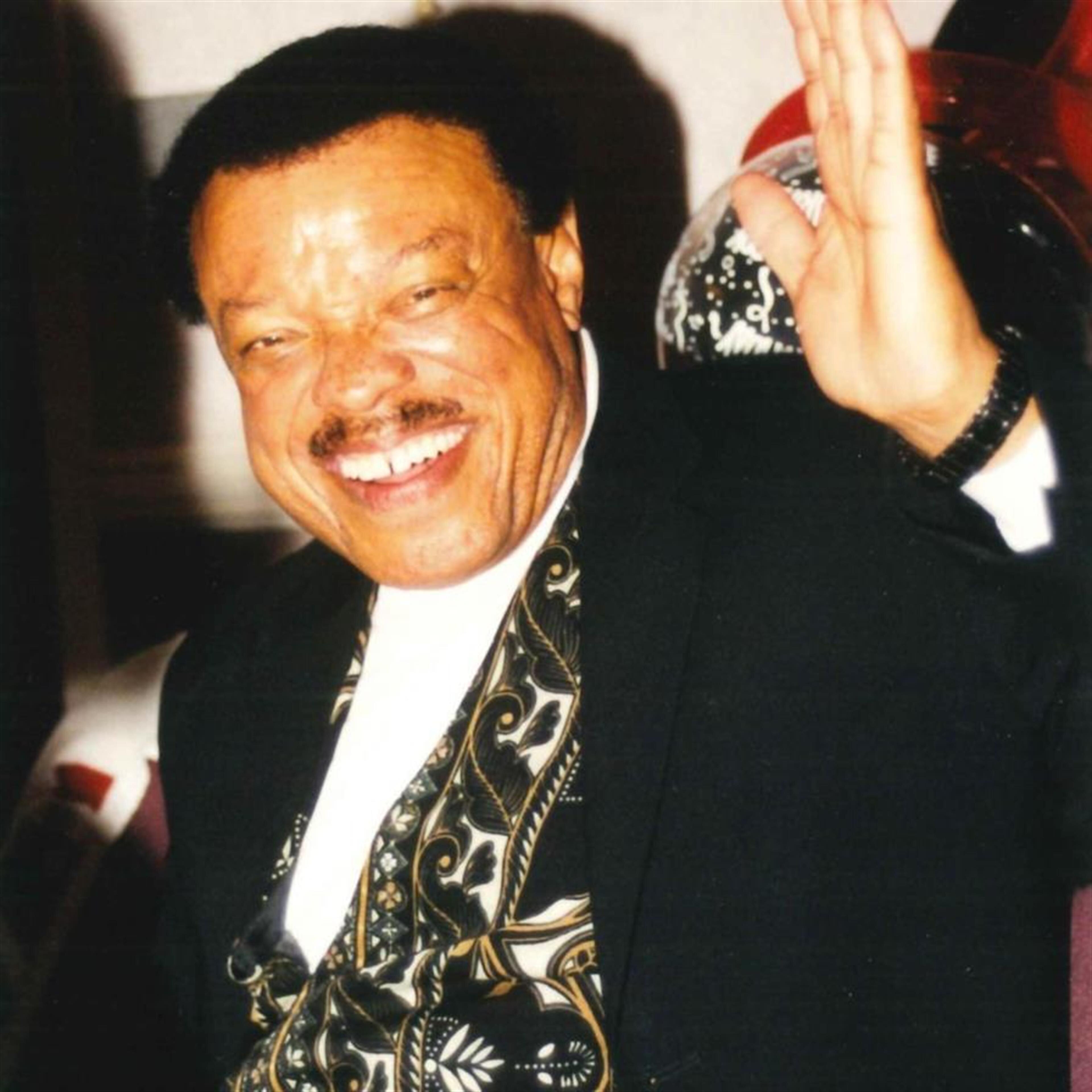 Dr. Robert Robinson DDS