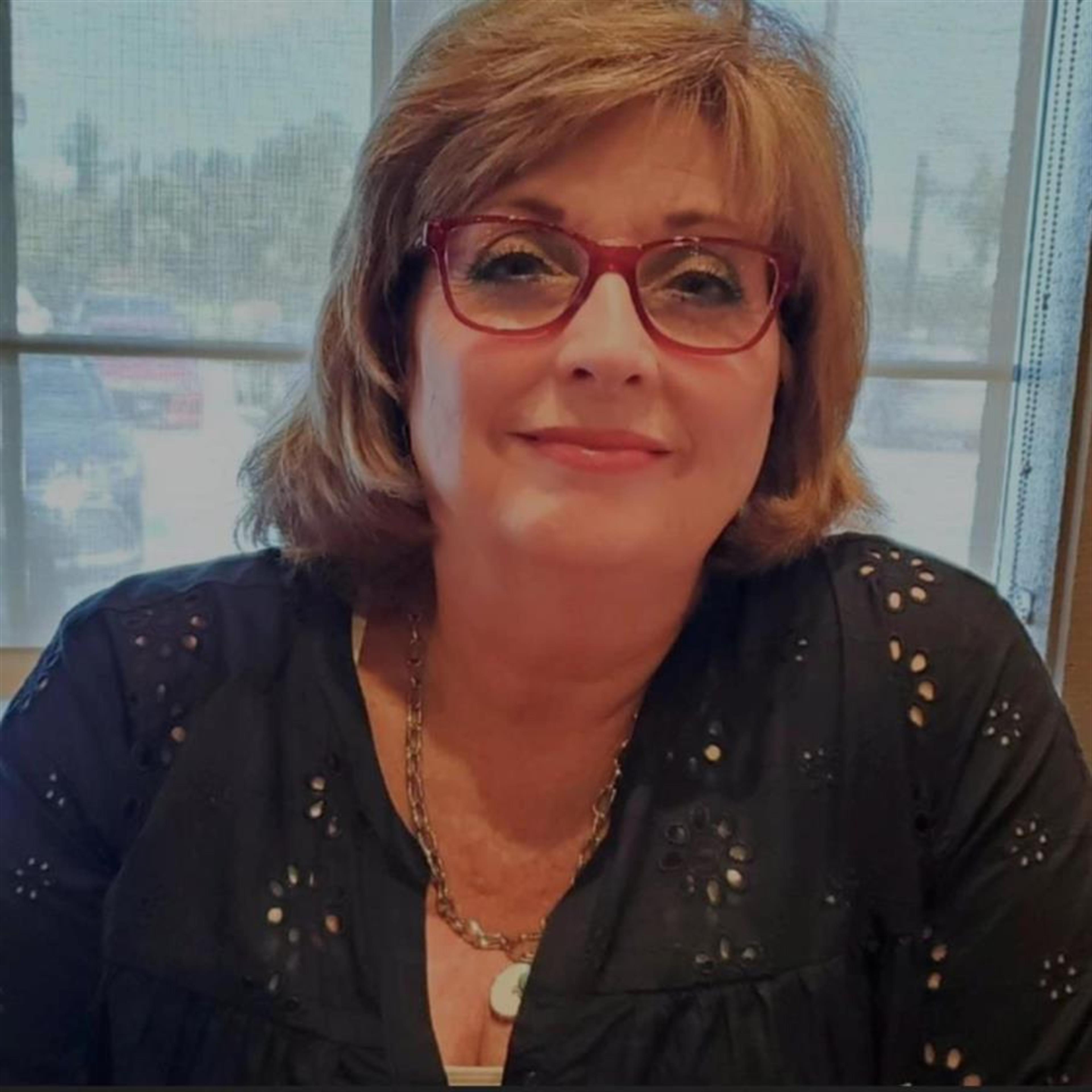 Mary L Petteys