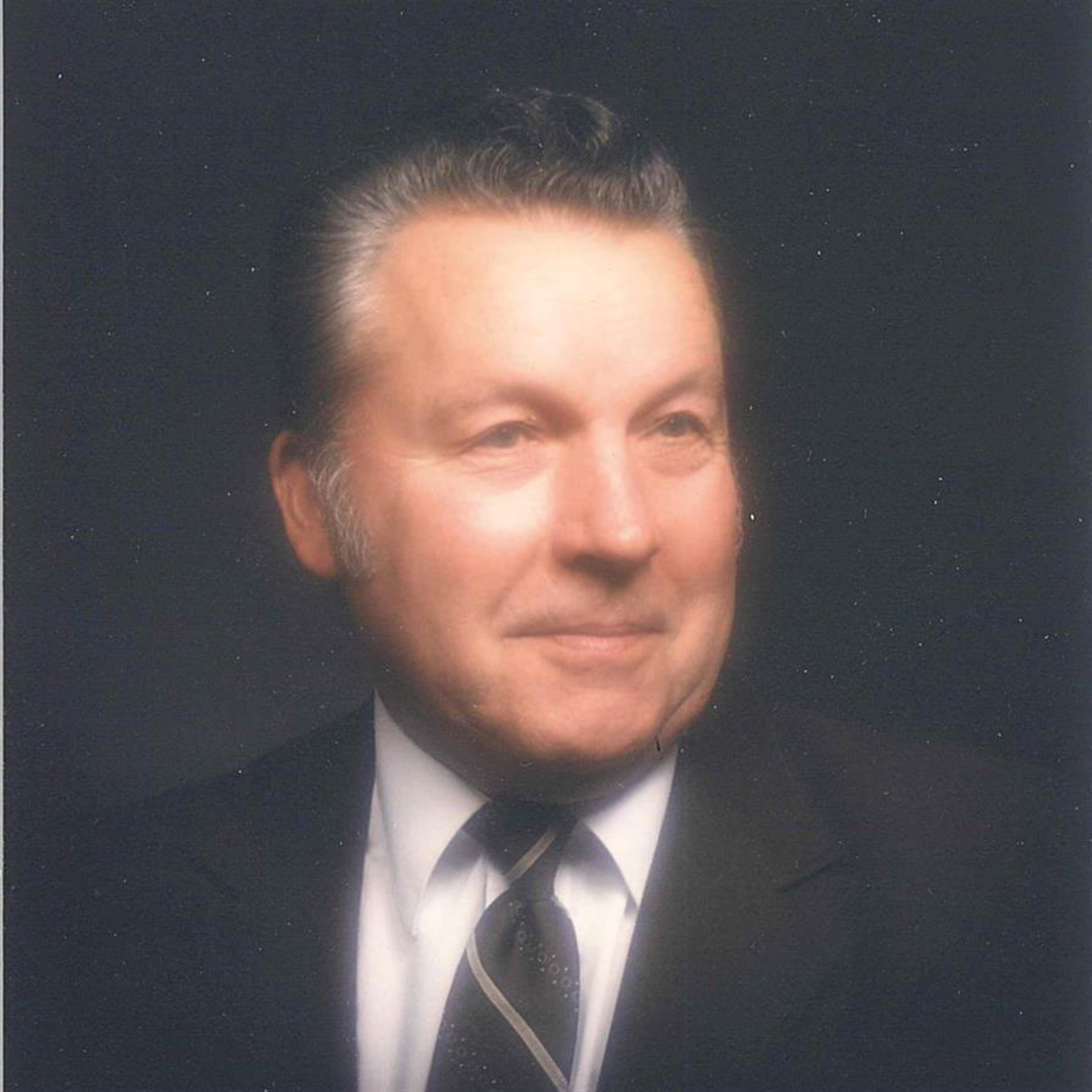 Alexander L. Kusz