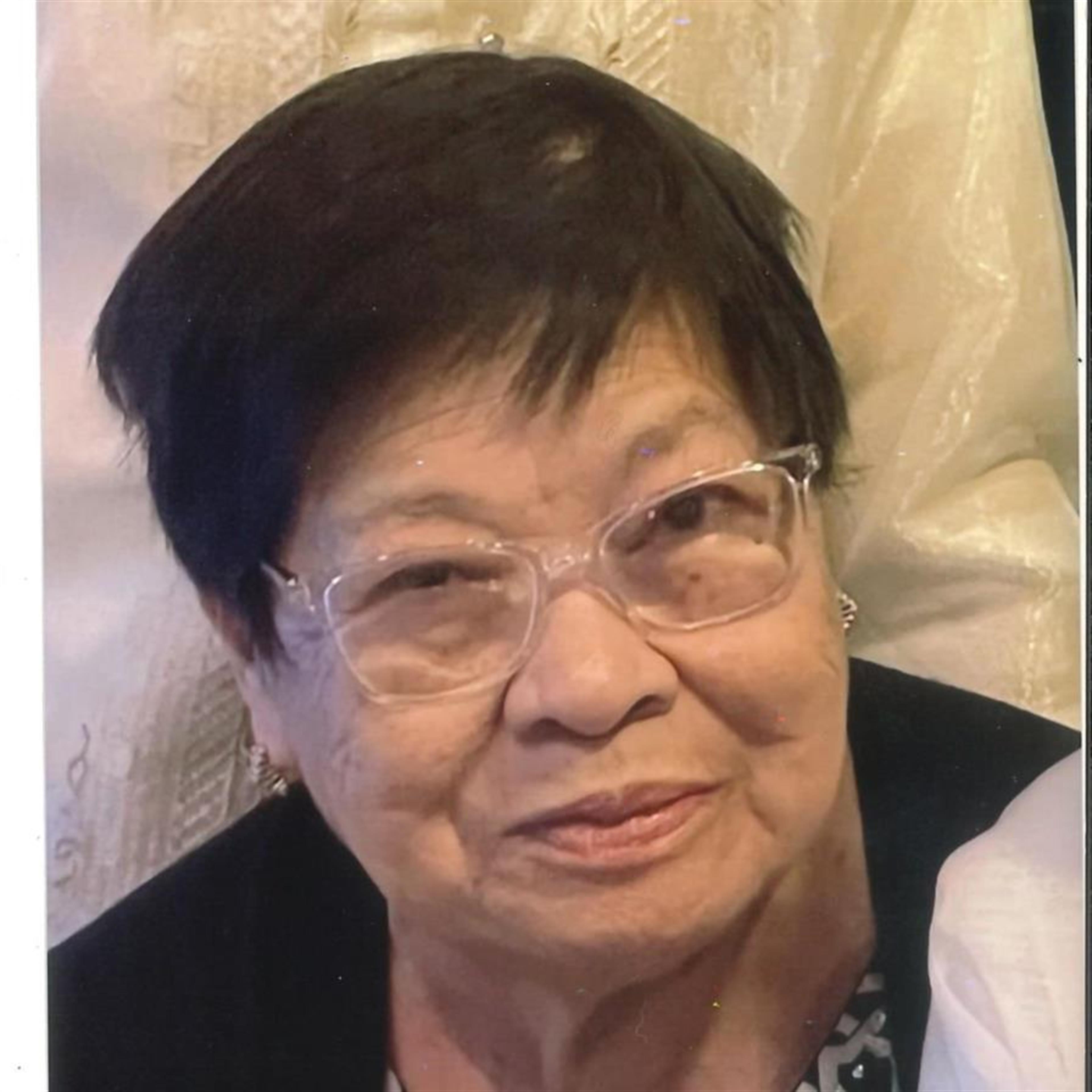 Teresita Bauzon Macanlalay's obituary picture