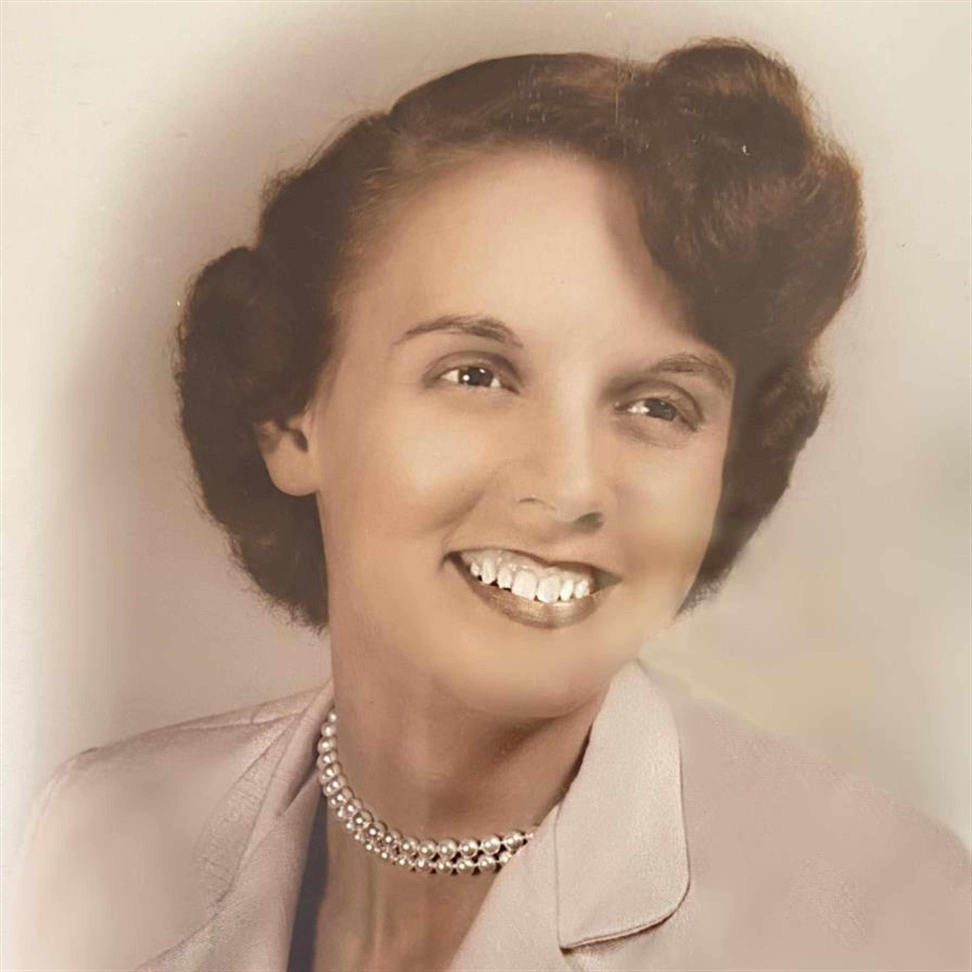 Estelle Lloyd
