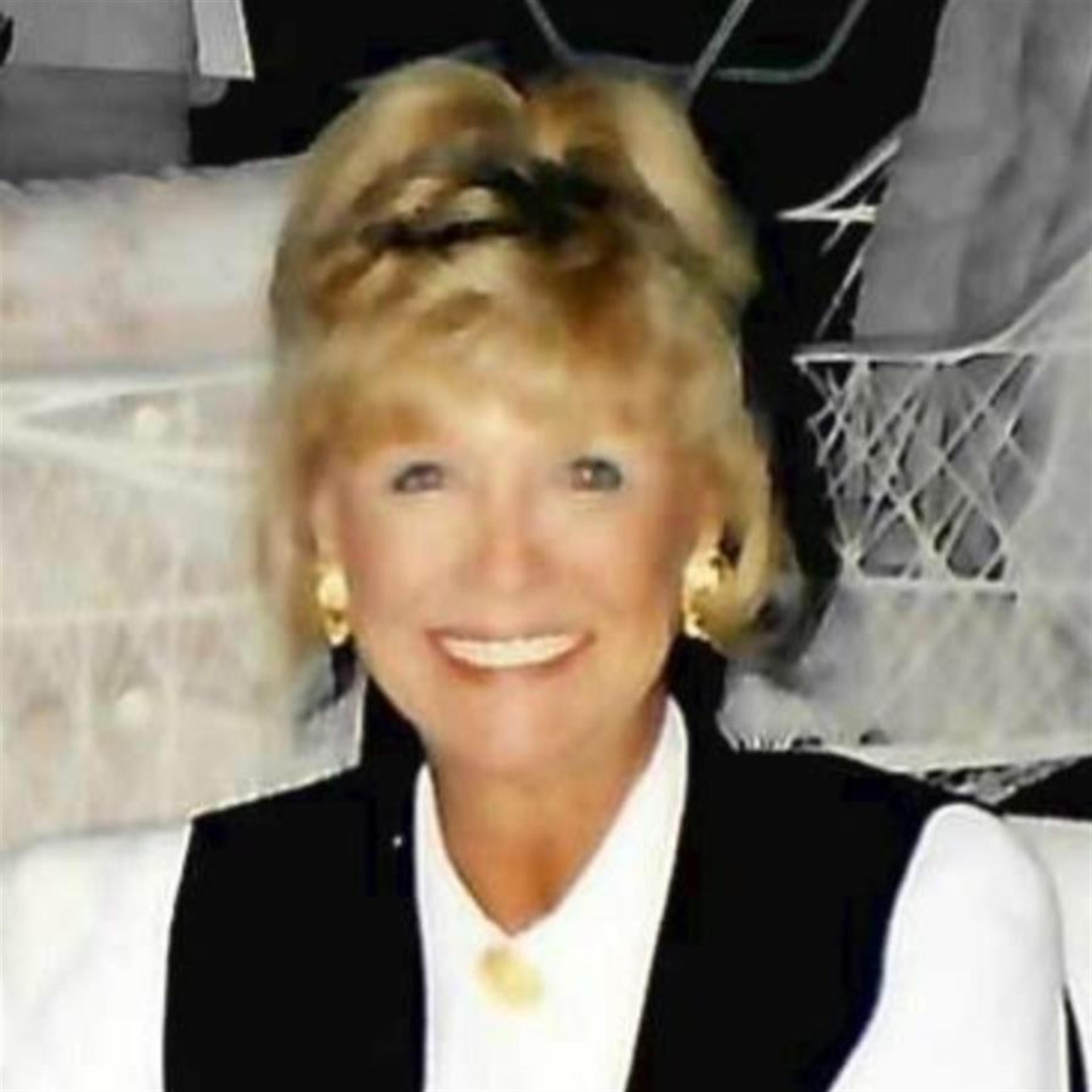 Carolyn Elayne Hawkins