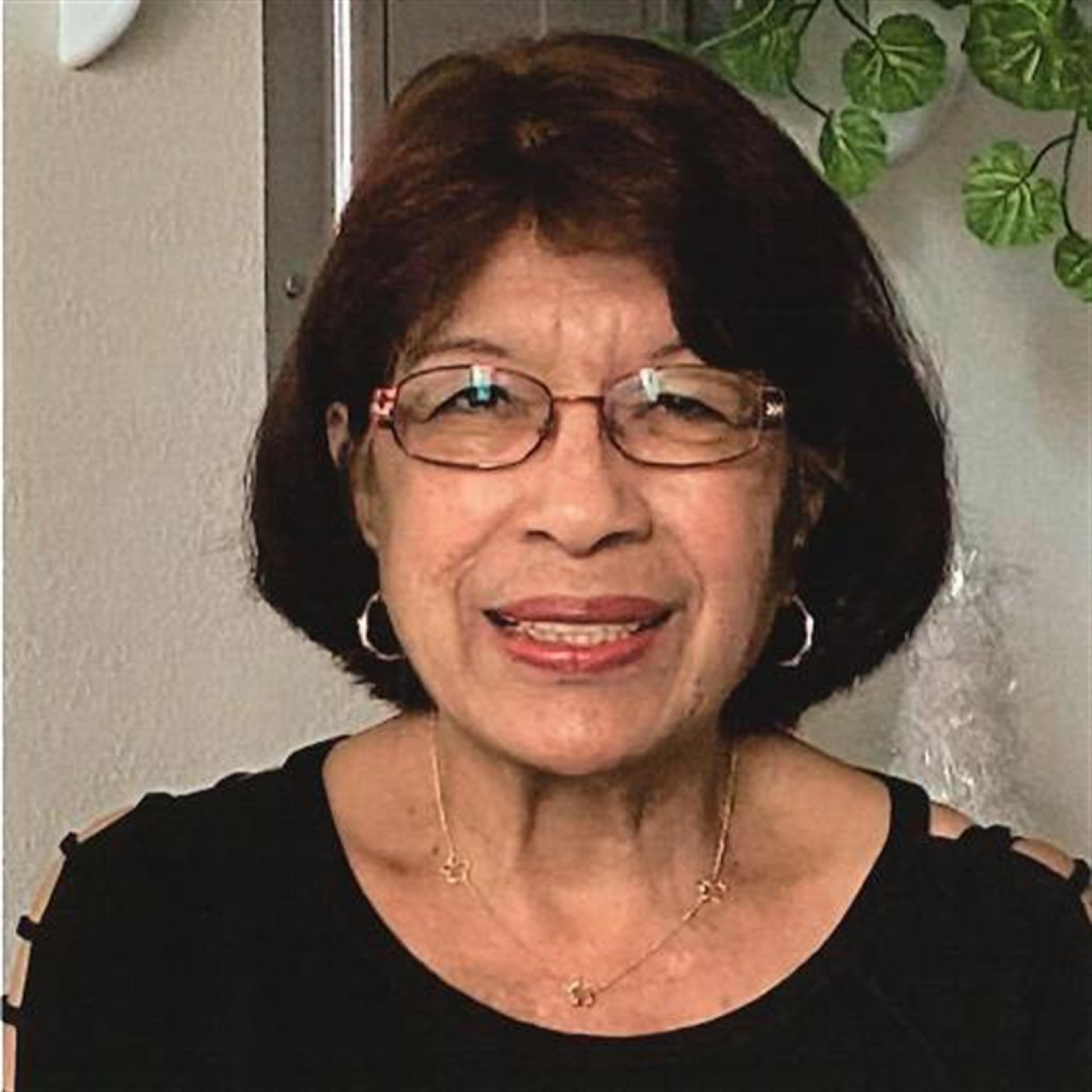 Lillian Castro Soares