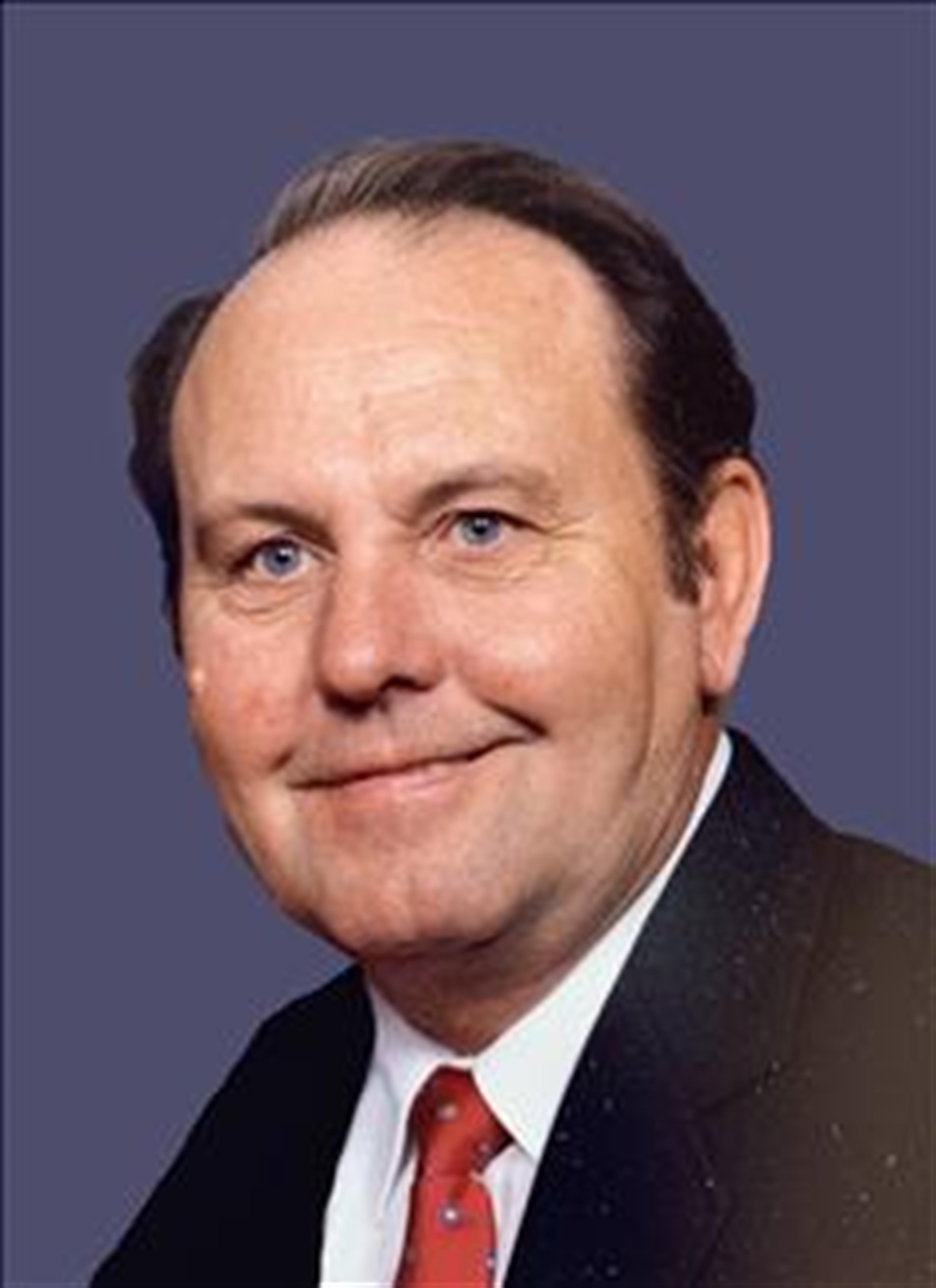 Earl E. "Gene" Henry's obituary picture