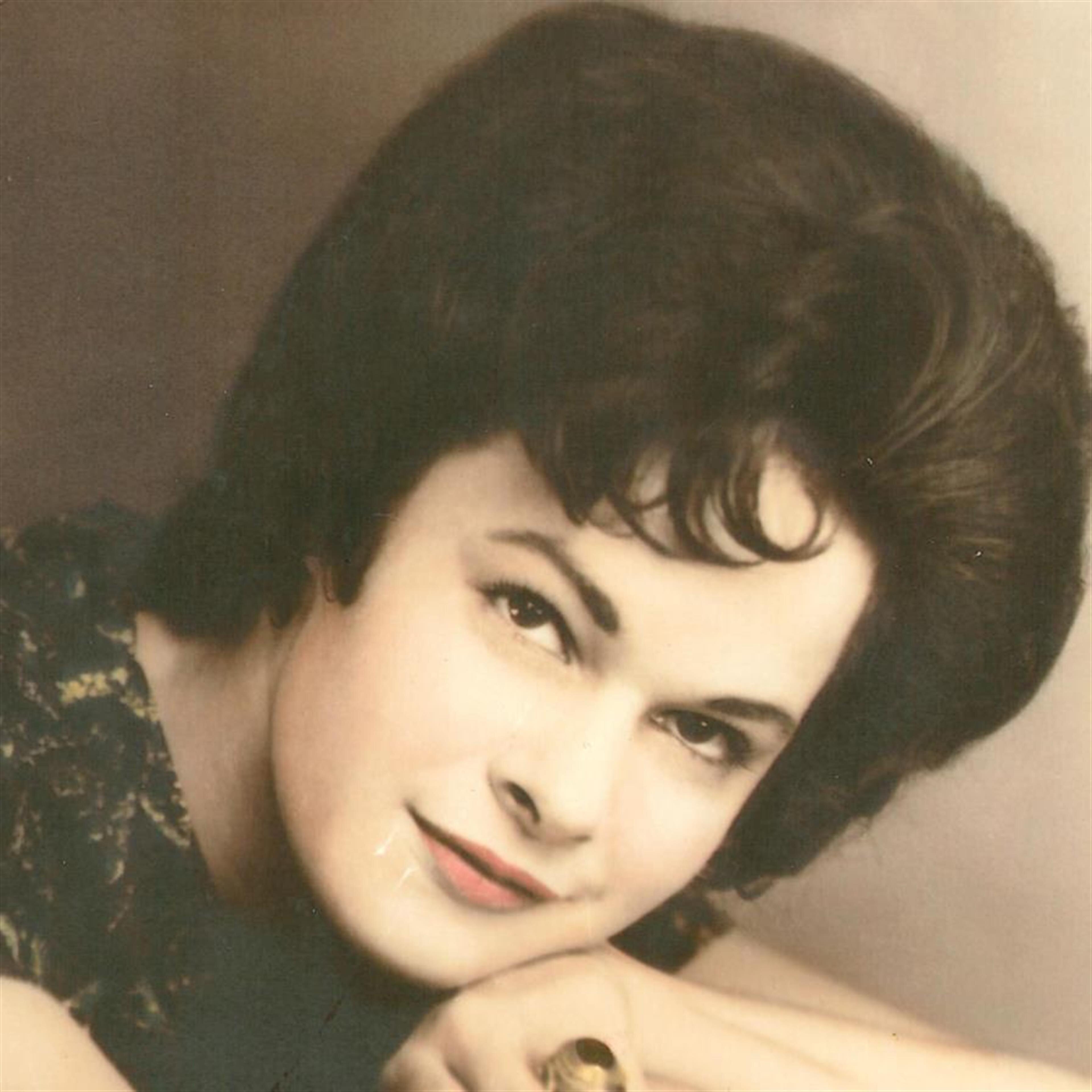 Sue B. Farr