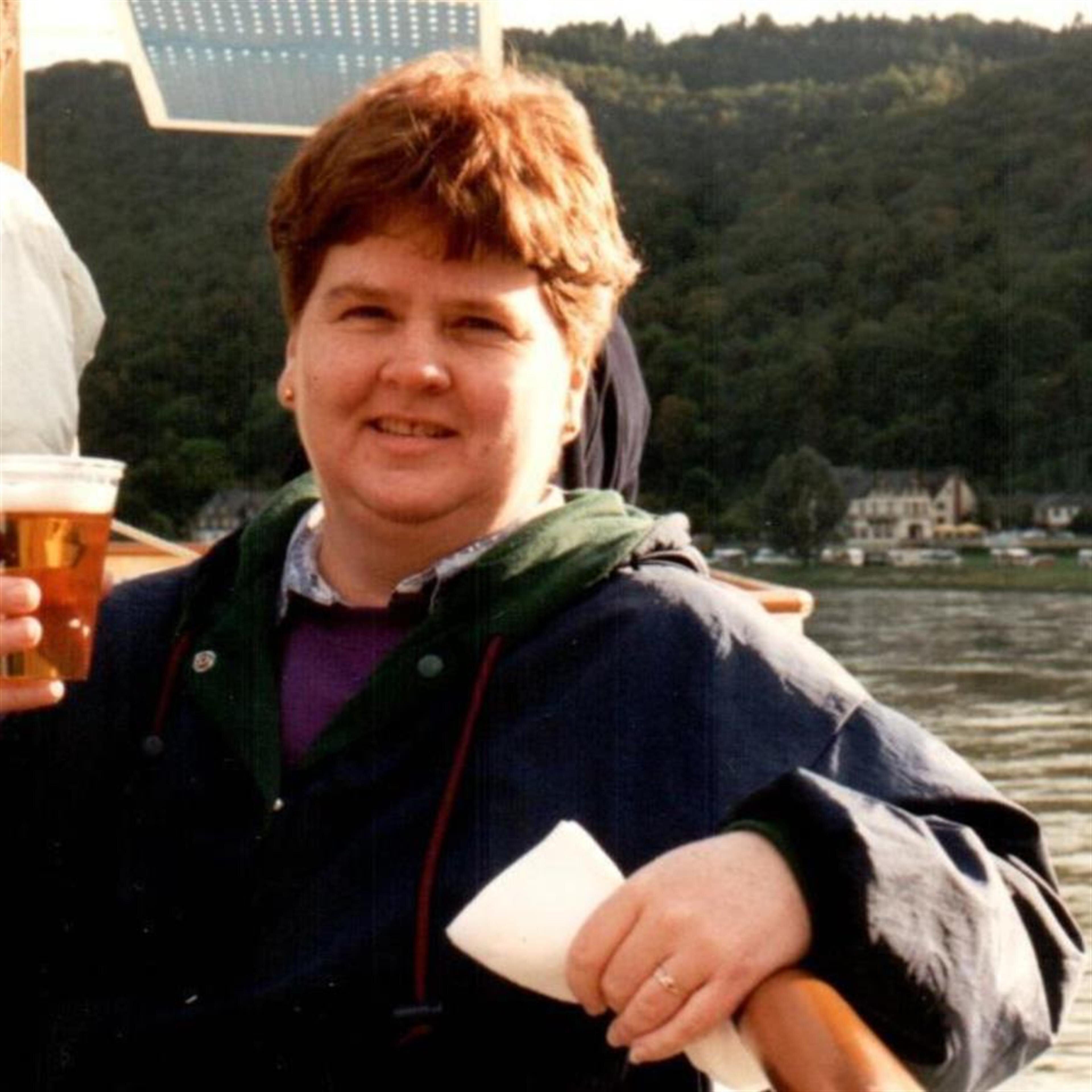 Nancy R Roberts