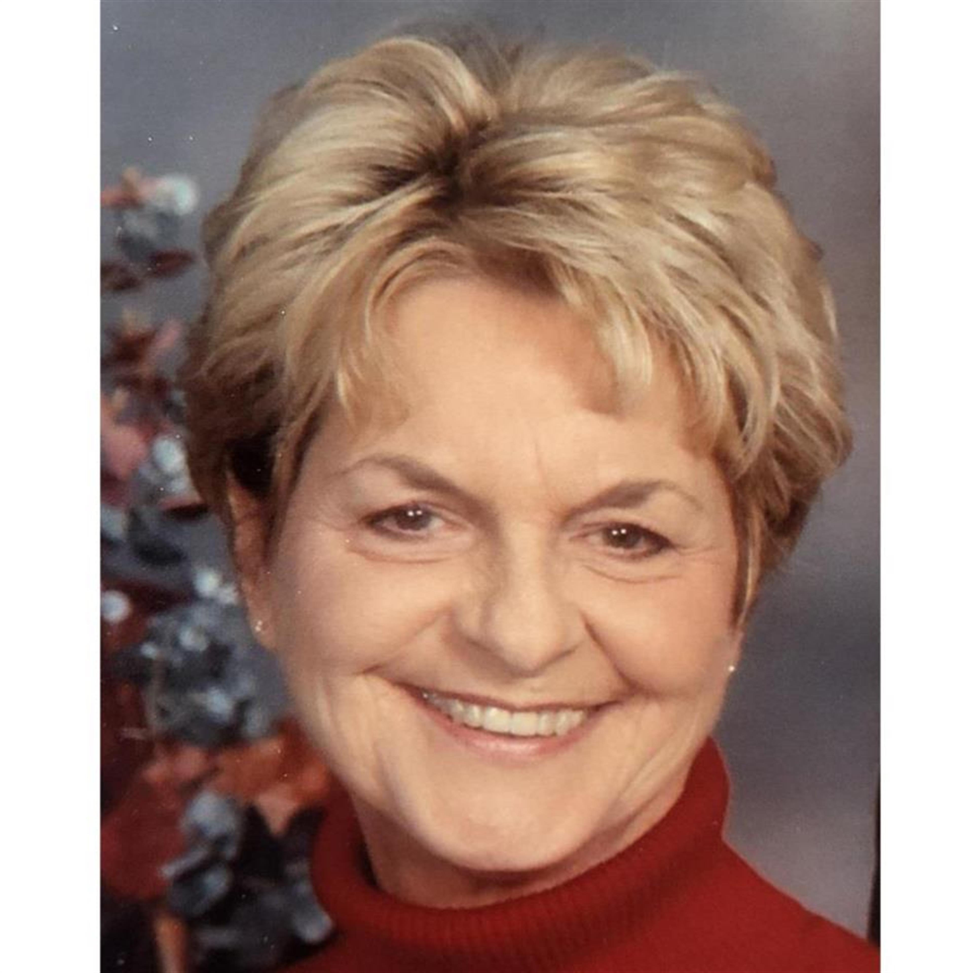 Mary Lou Zweng's obituary picture