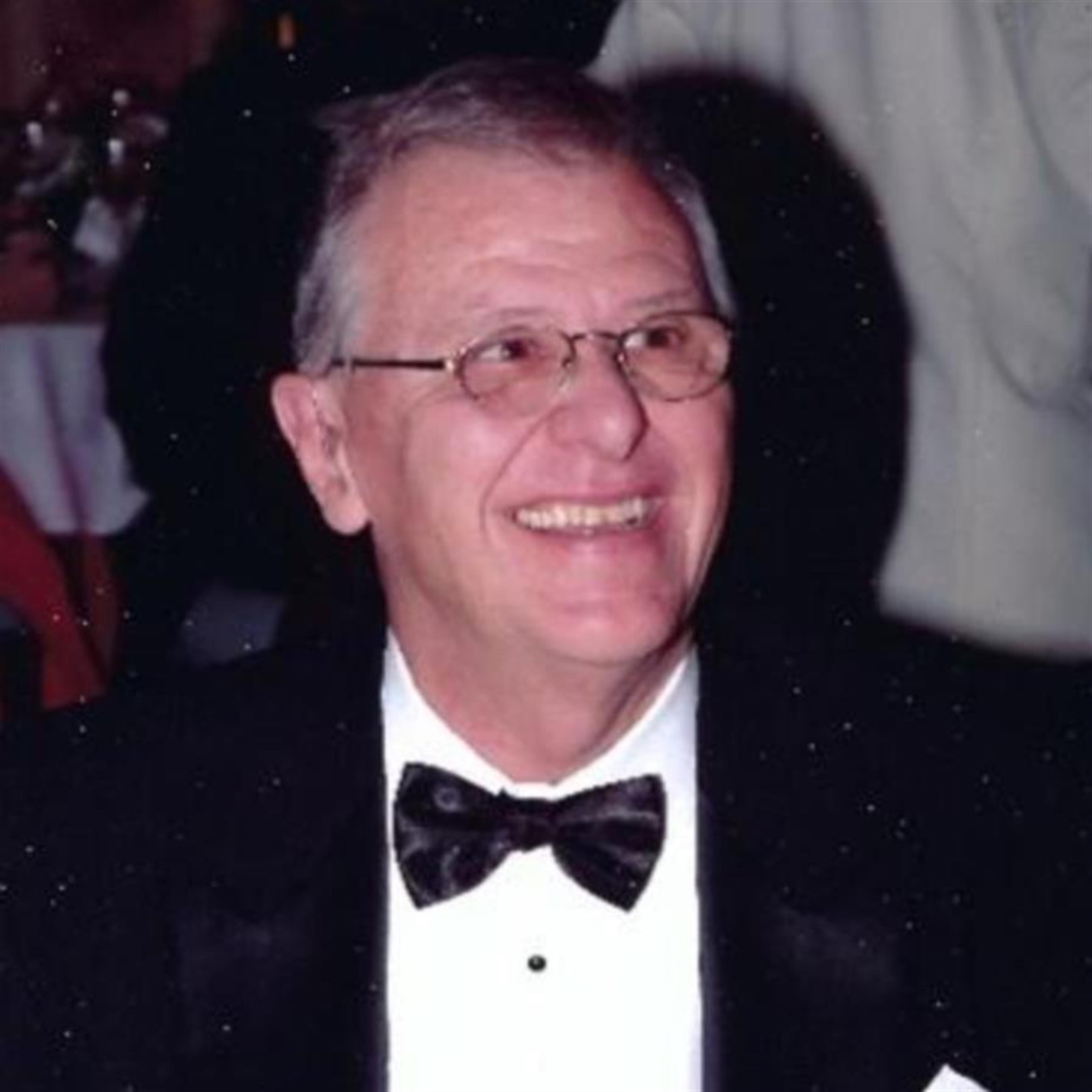 Peter M Ursu