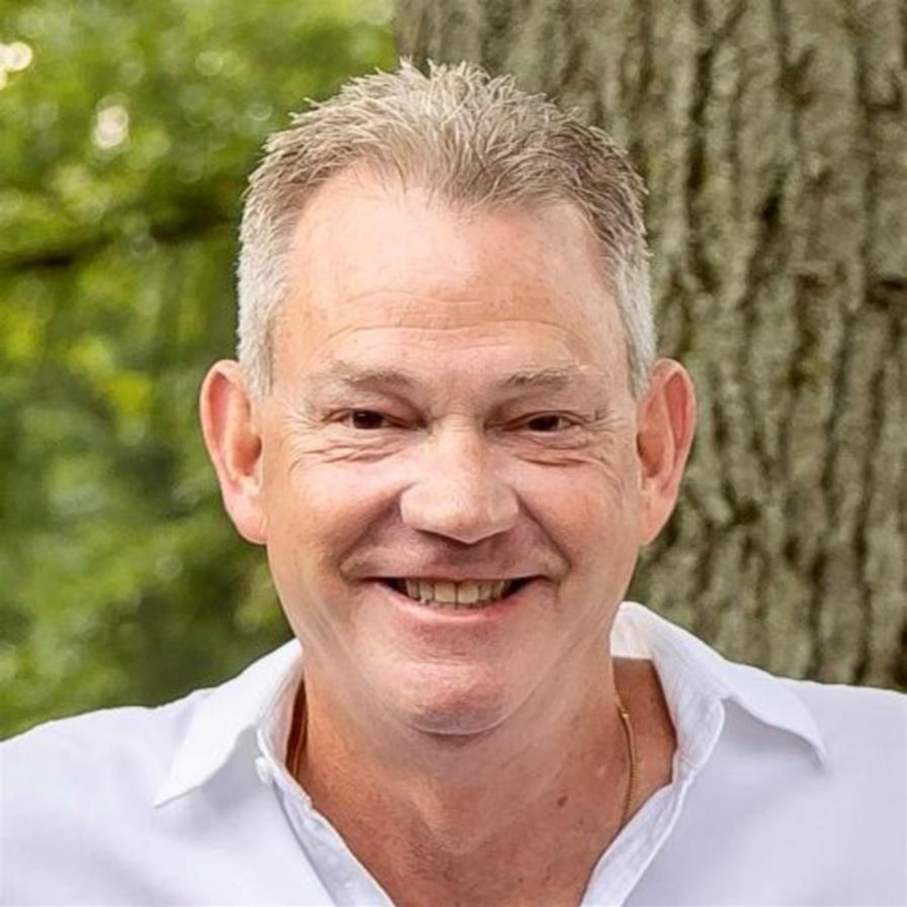Michael J Hogan