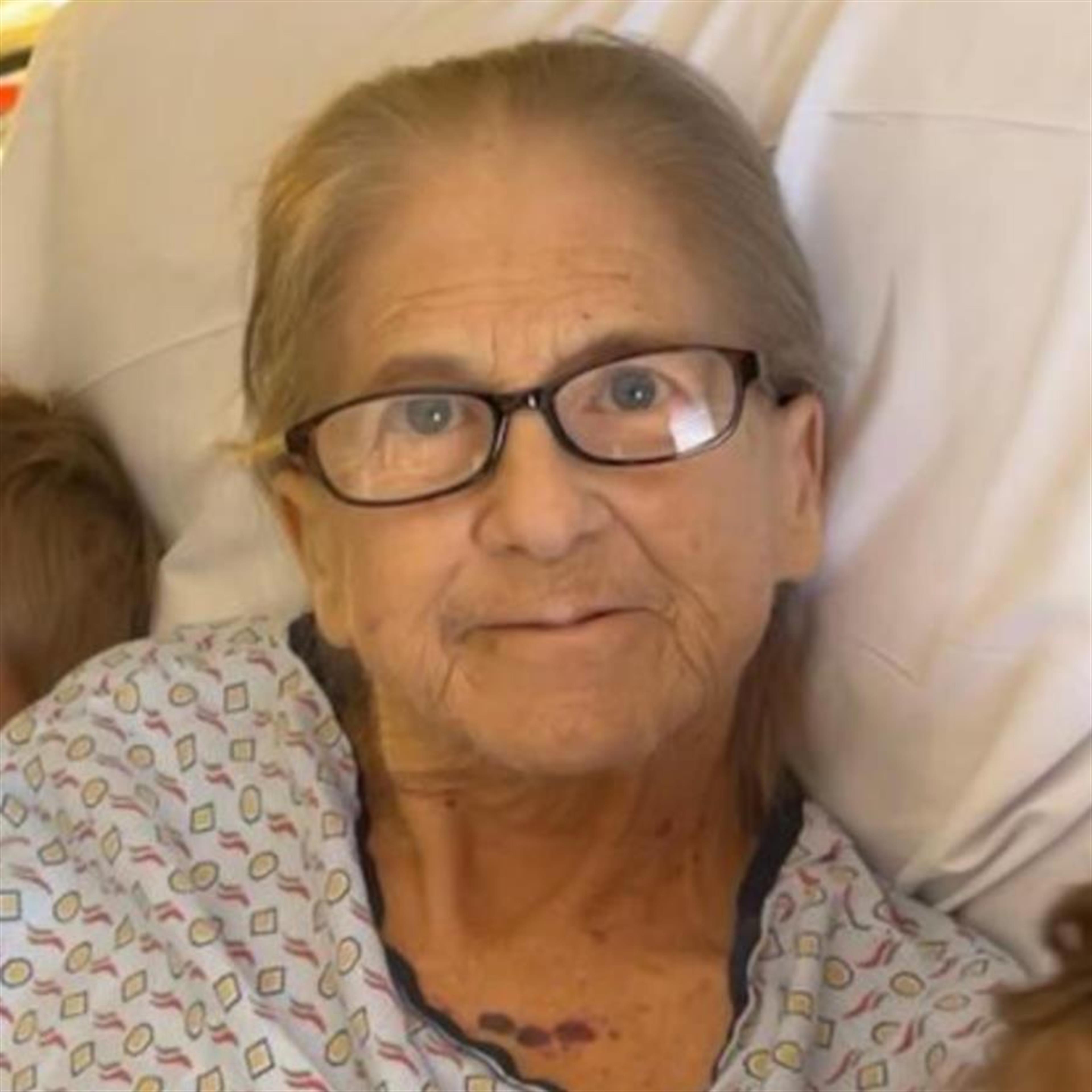 Vivian Walker's obituary picture