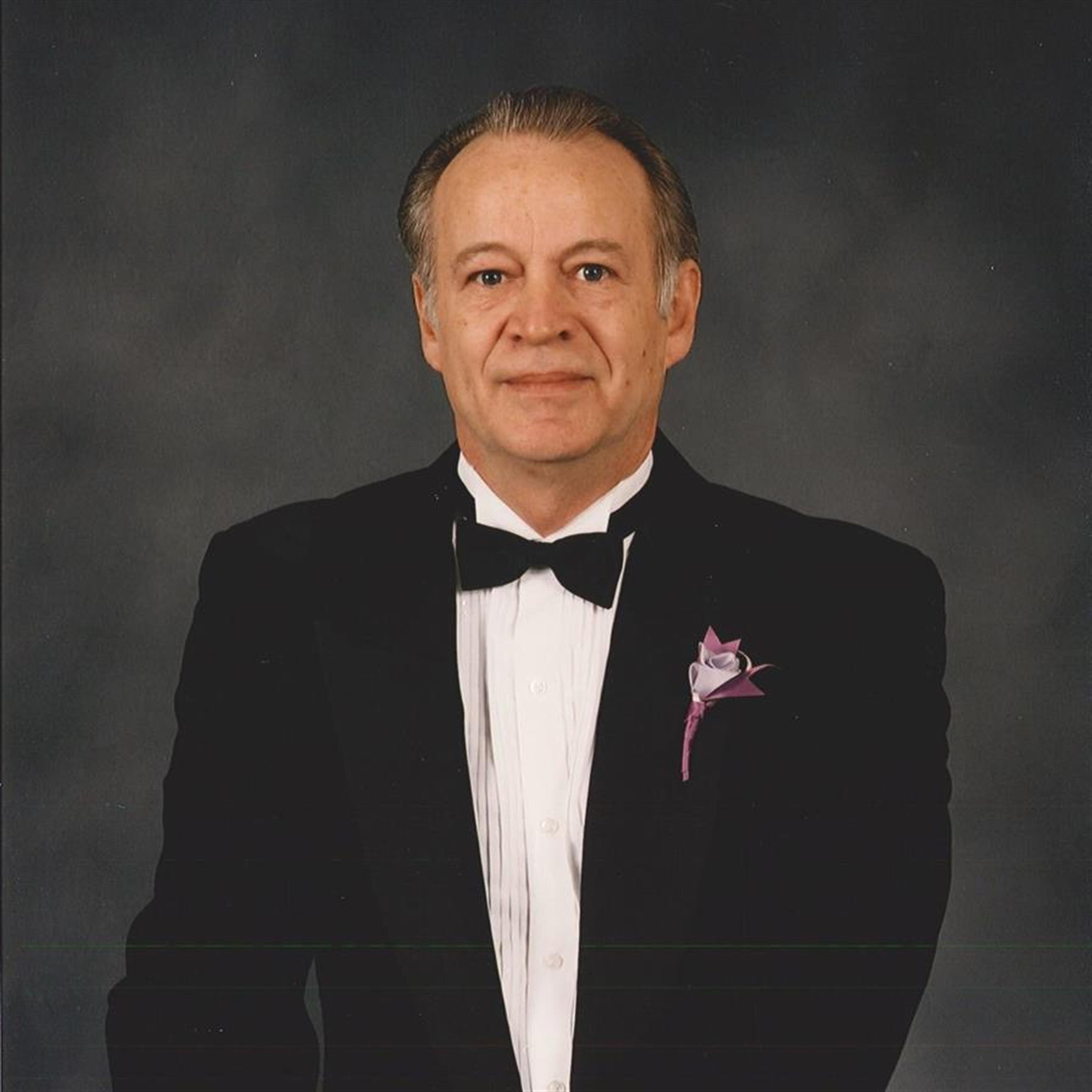 Robert Alton Wood