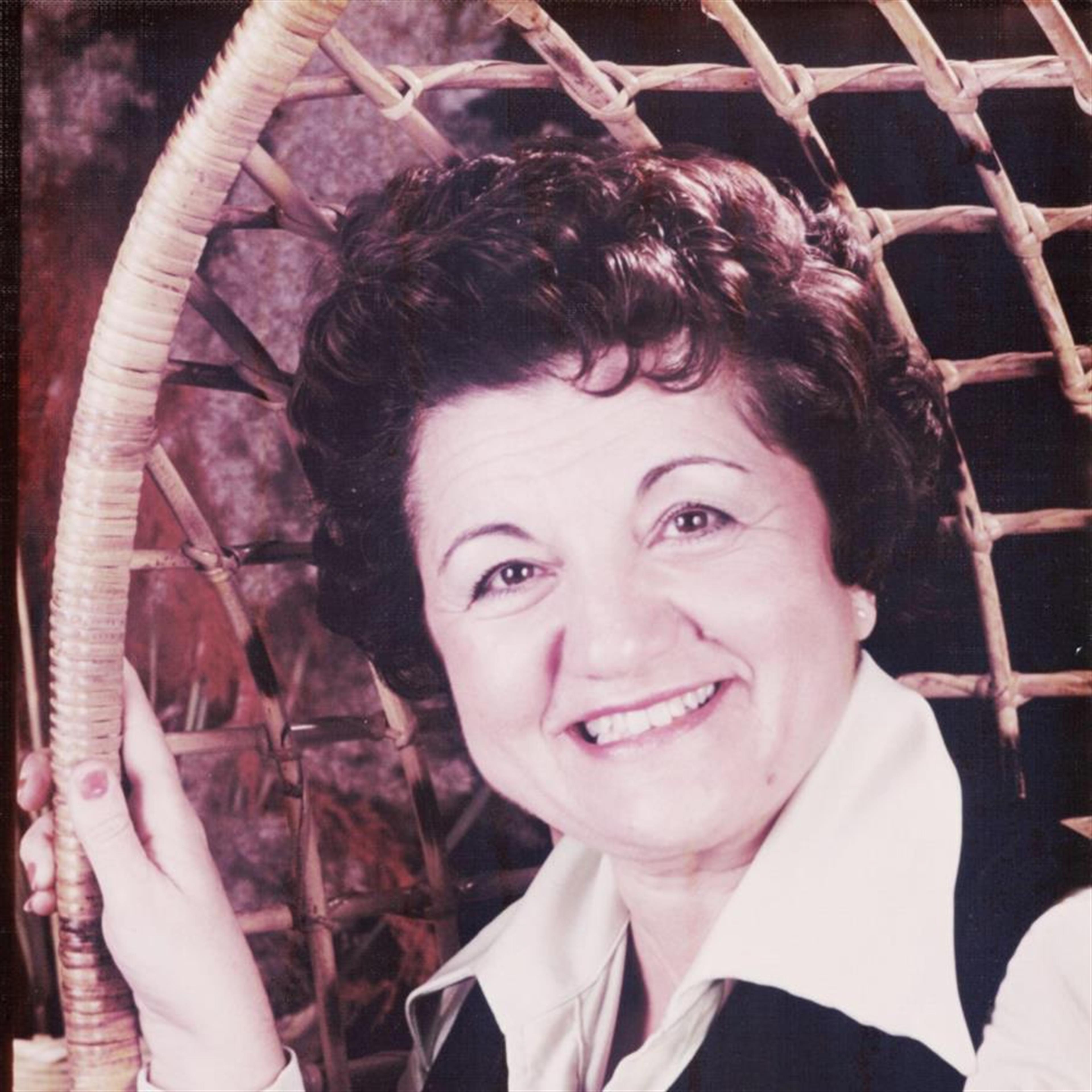 Margaret "Margo" (Favorito) Cavelos