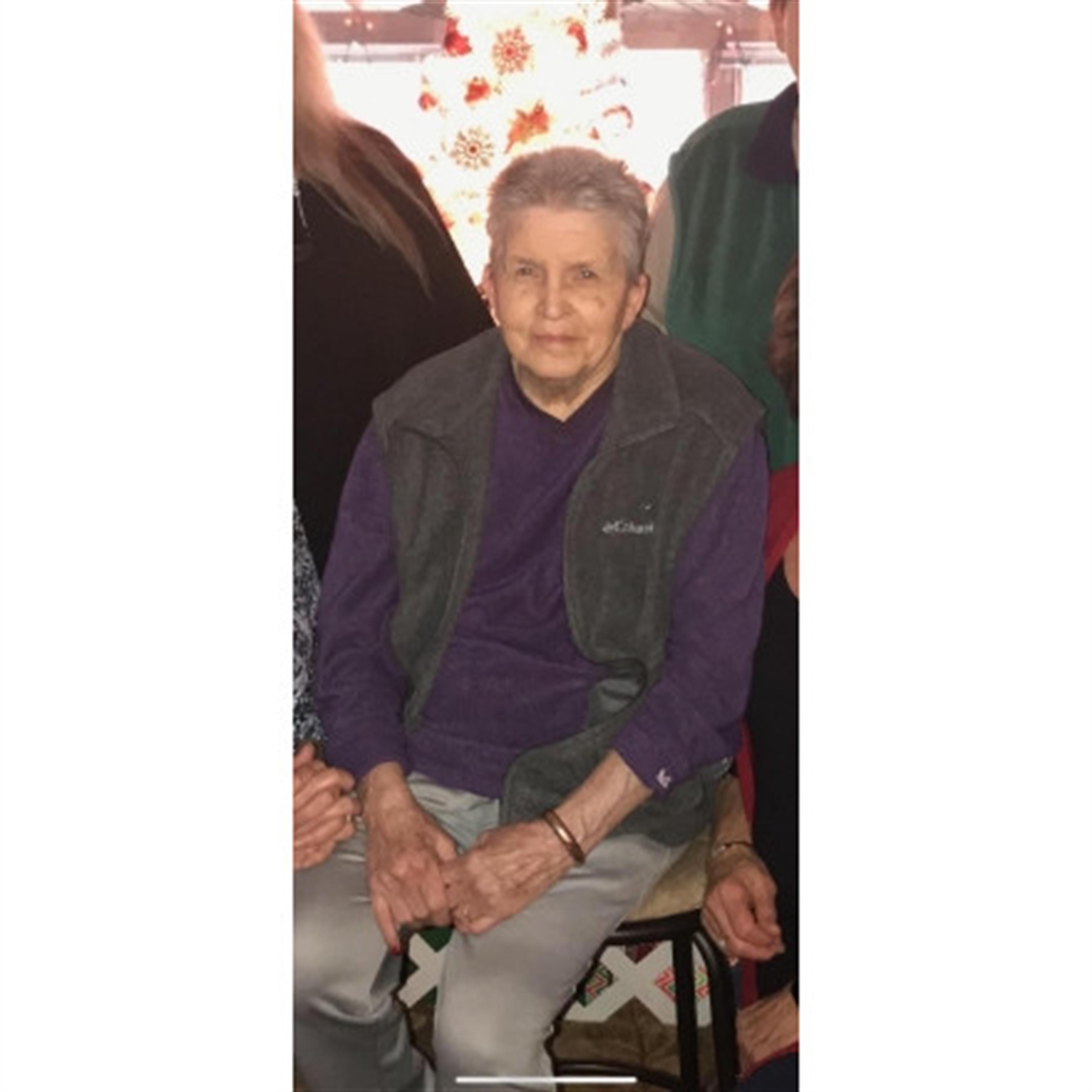 Carolyn Coker Starnes