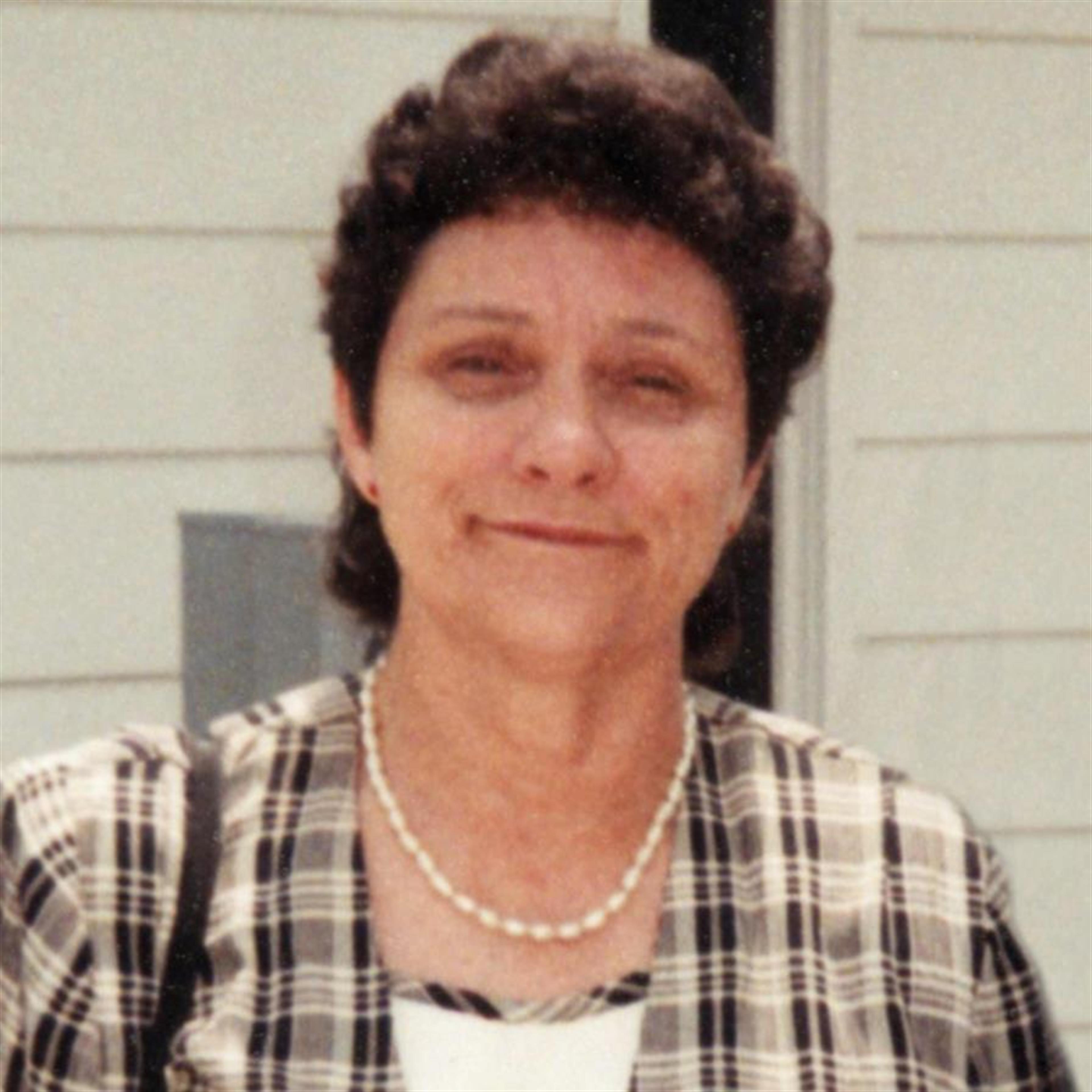 Eva Maxine Clayton (Lebanon)