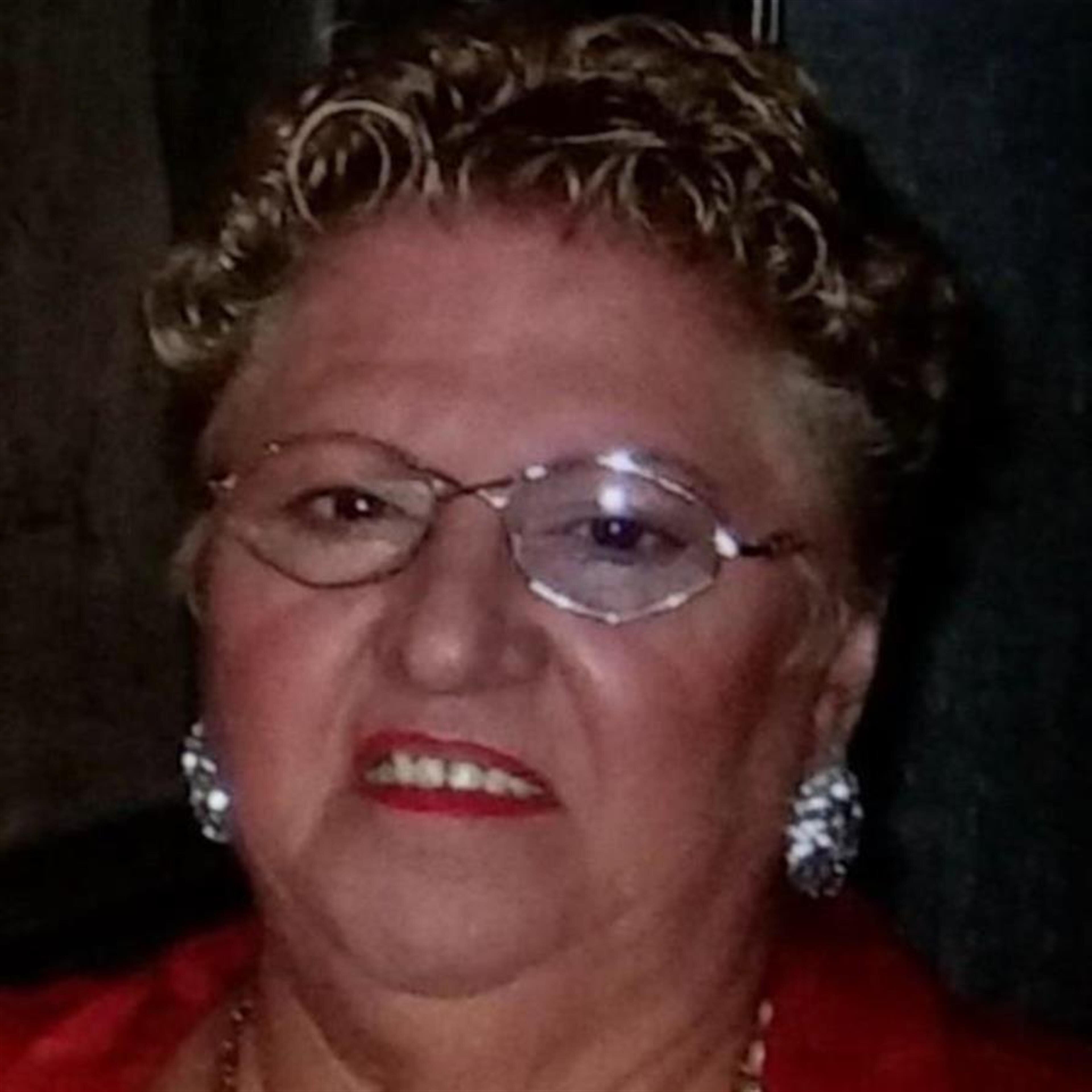 Gladys R Perez