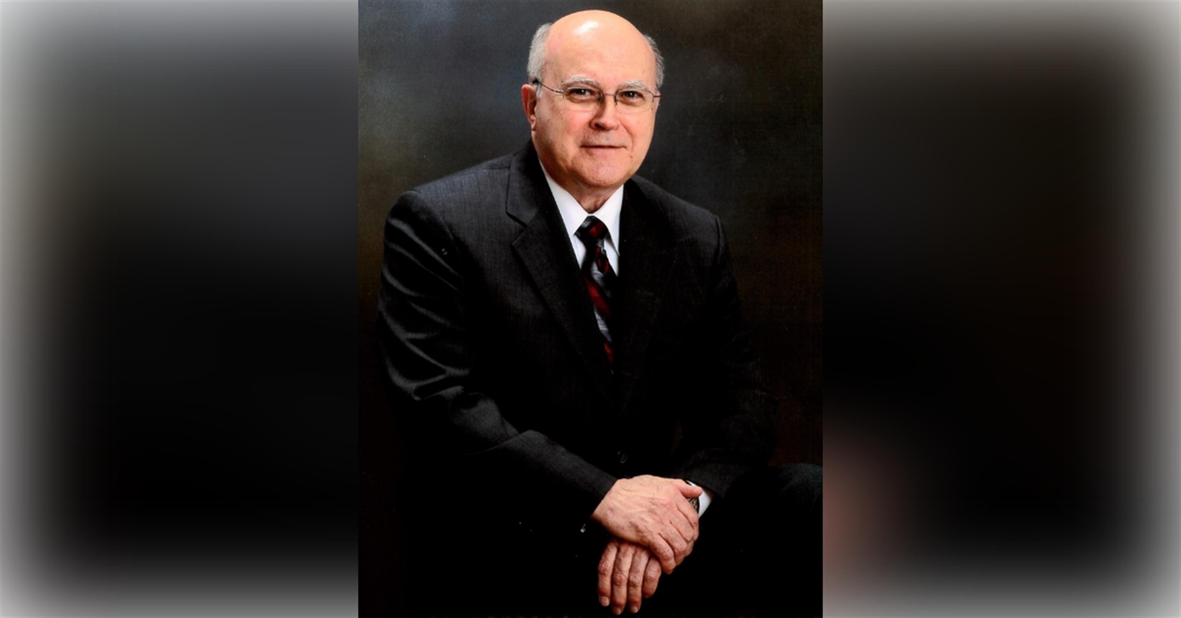 Dr. E. Leon Barnes