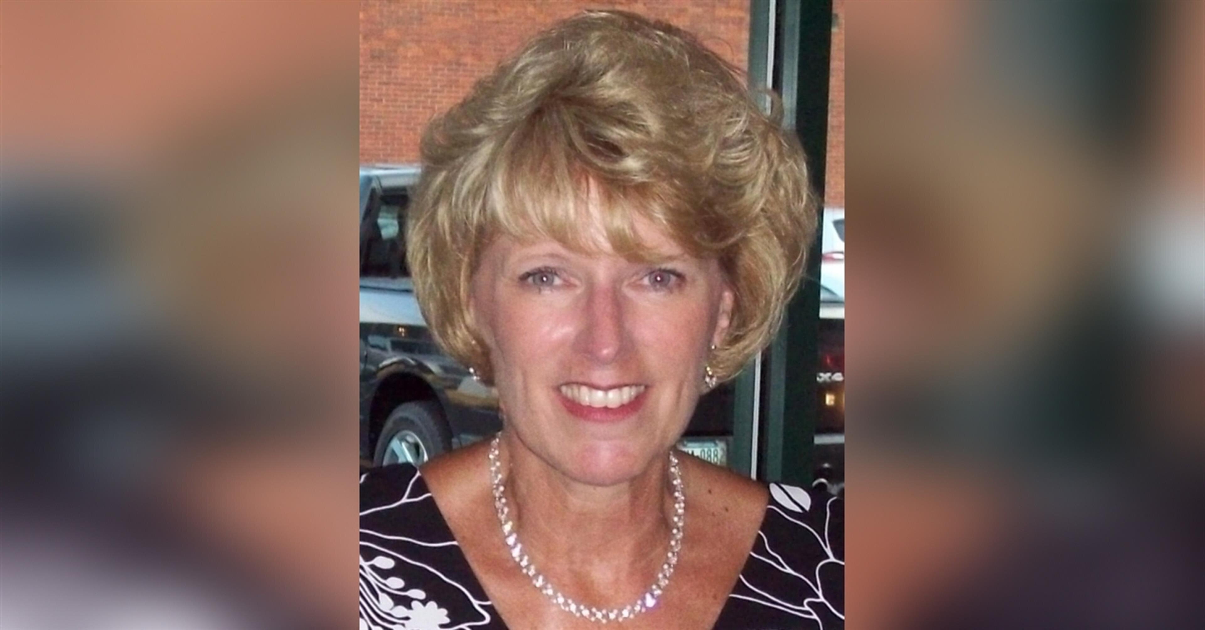 Donna L. Tamilia (Lee)