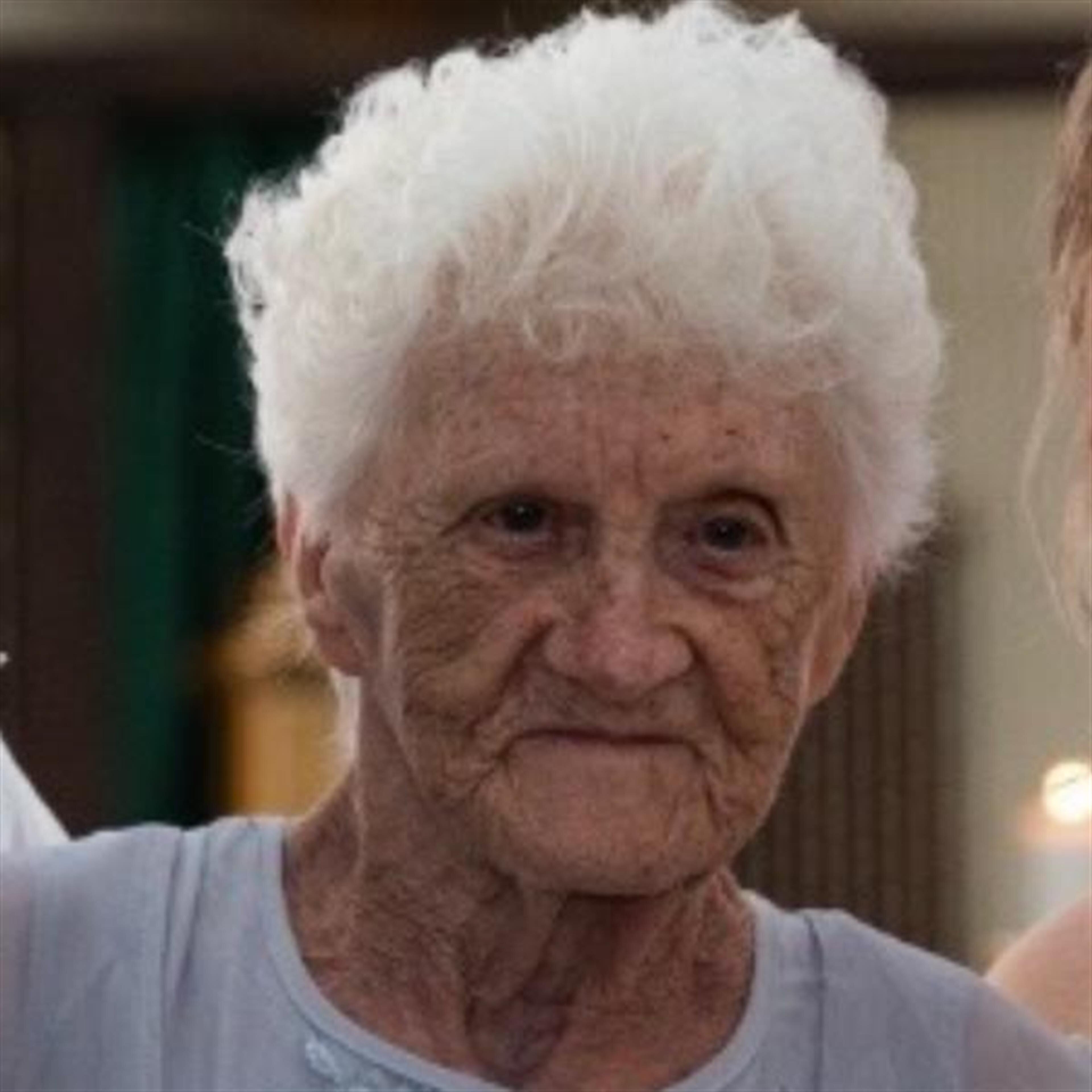 Shirley Arlene Auberzinski