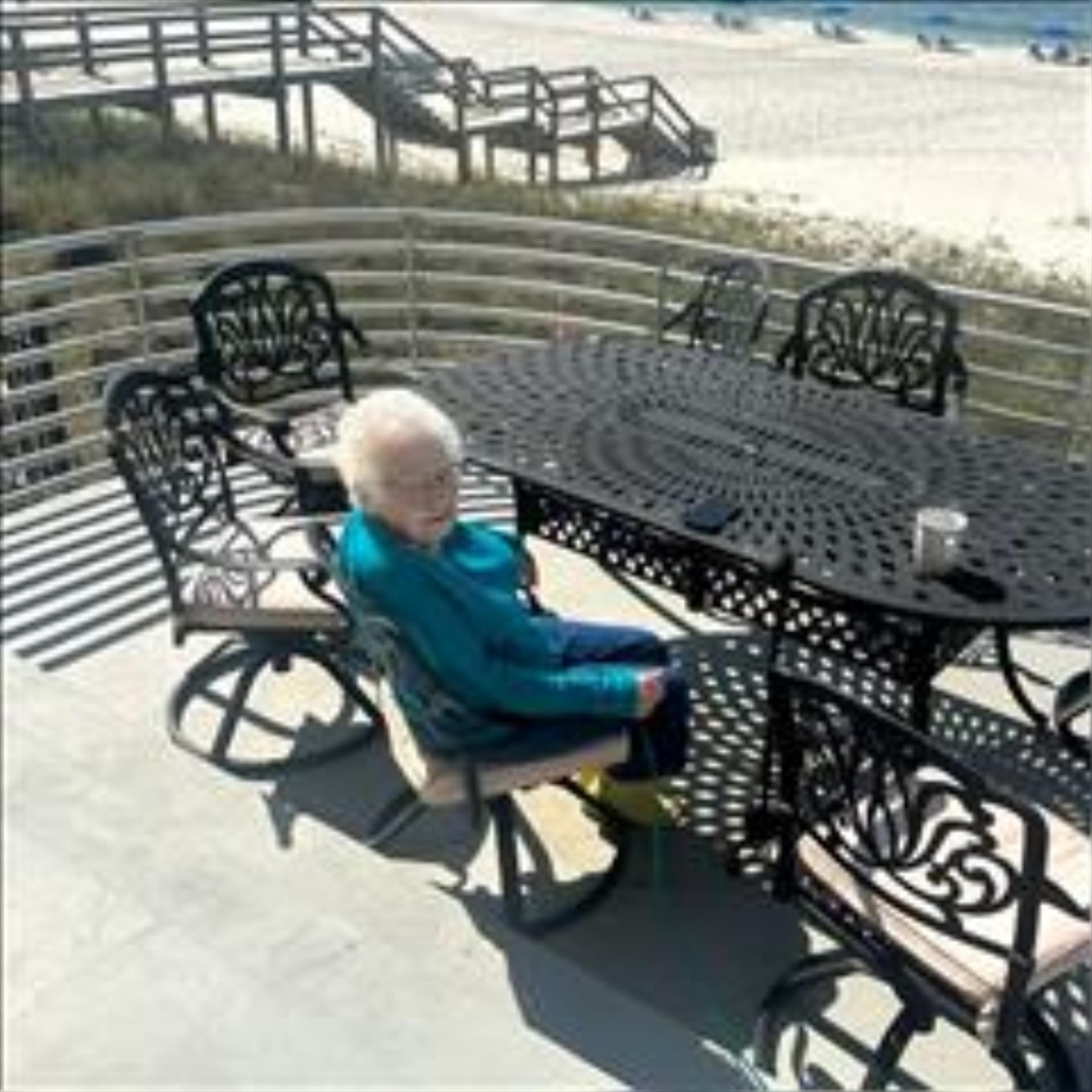 Regenia Neumeyer's obituary picture