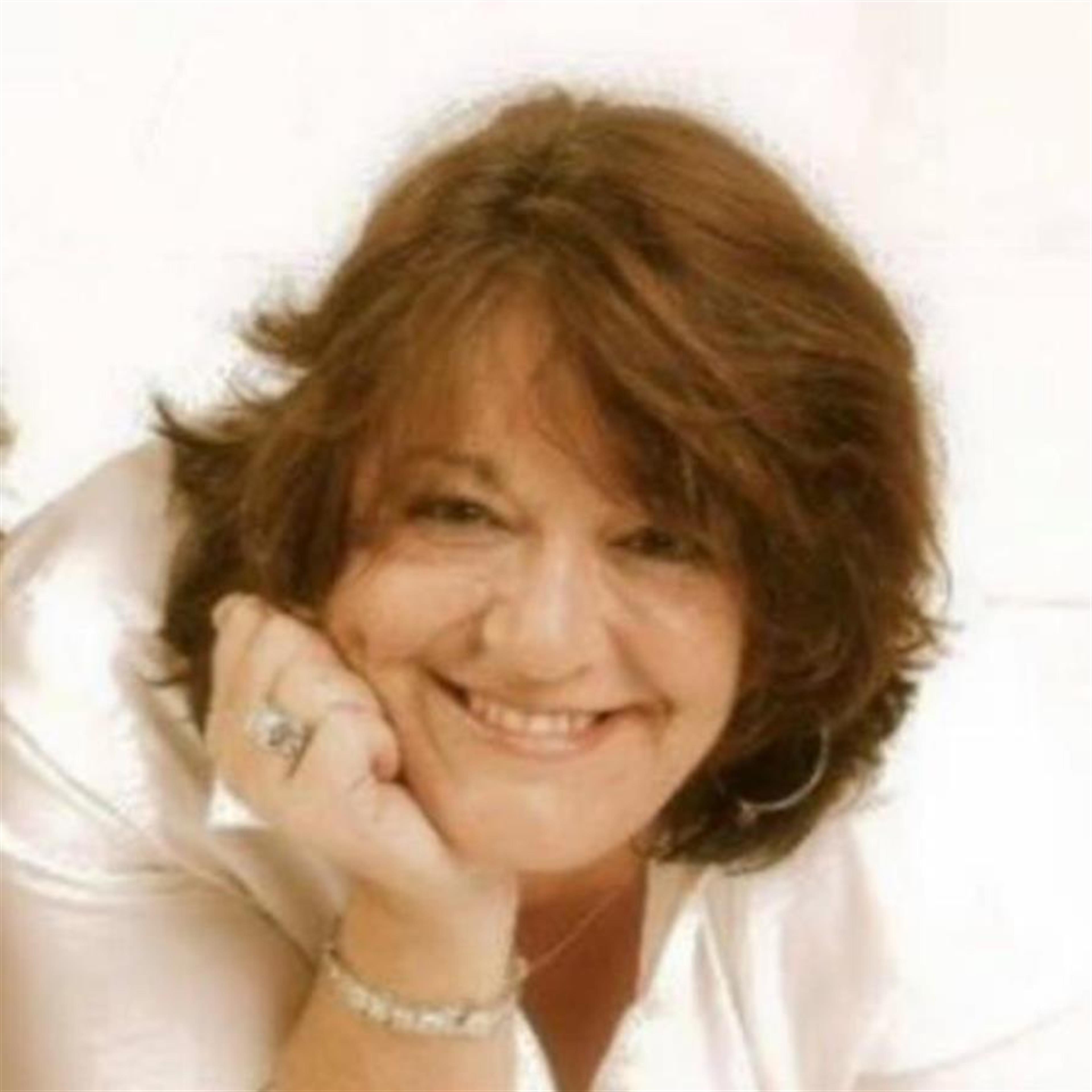 Marianne (DeLorenzo) DiNiro