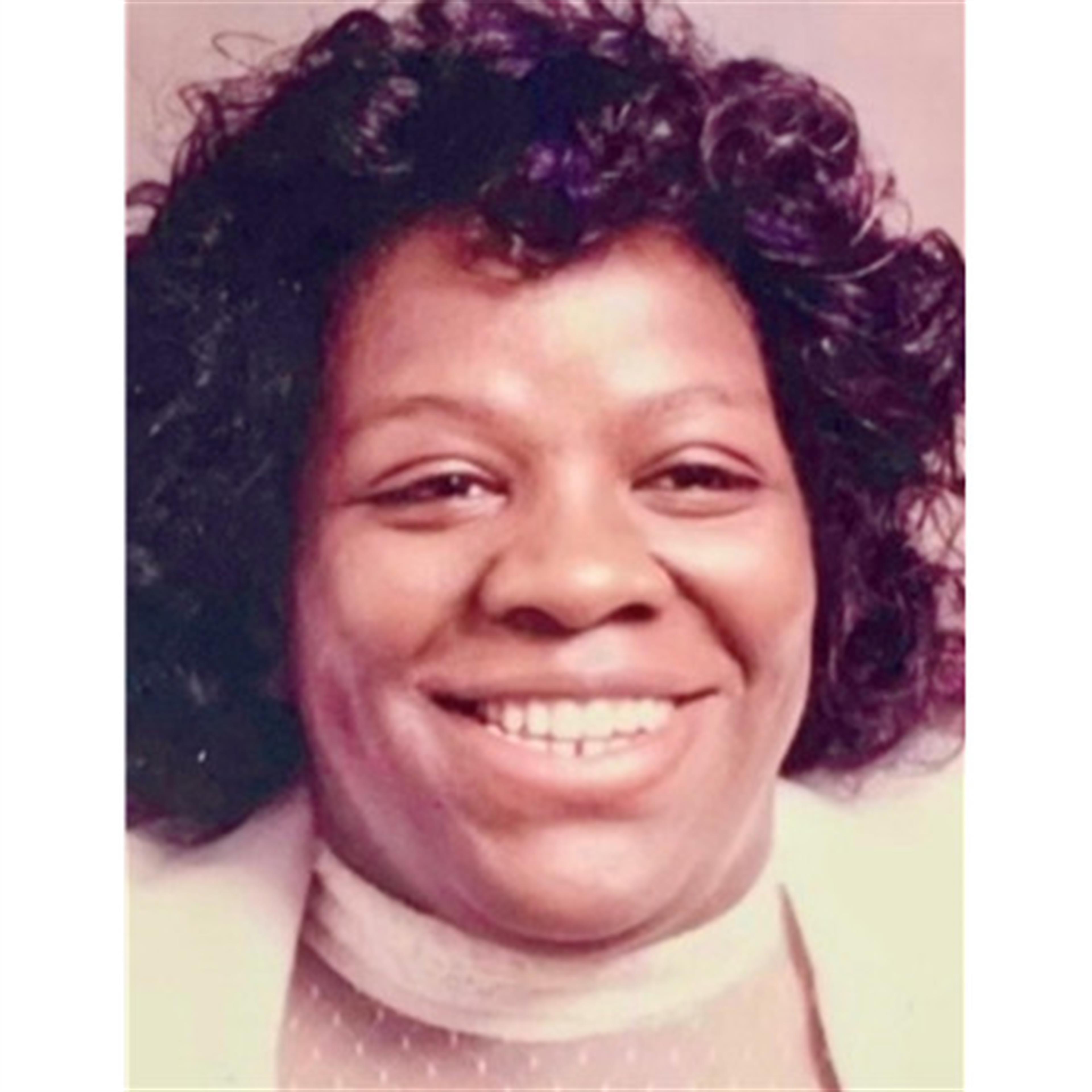 Dorothy Marie Saunders' obituary picture