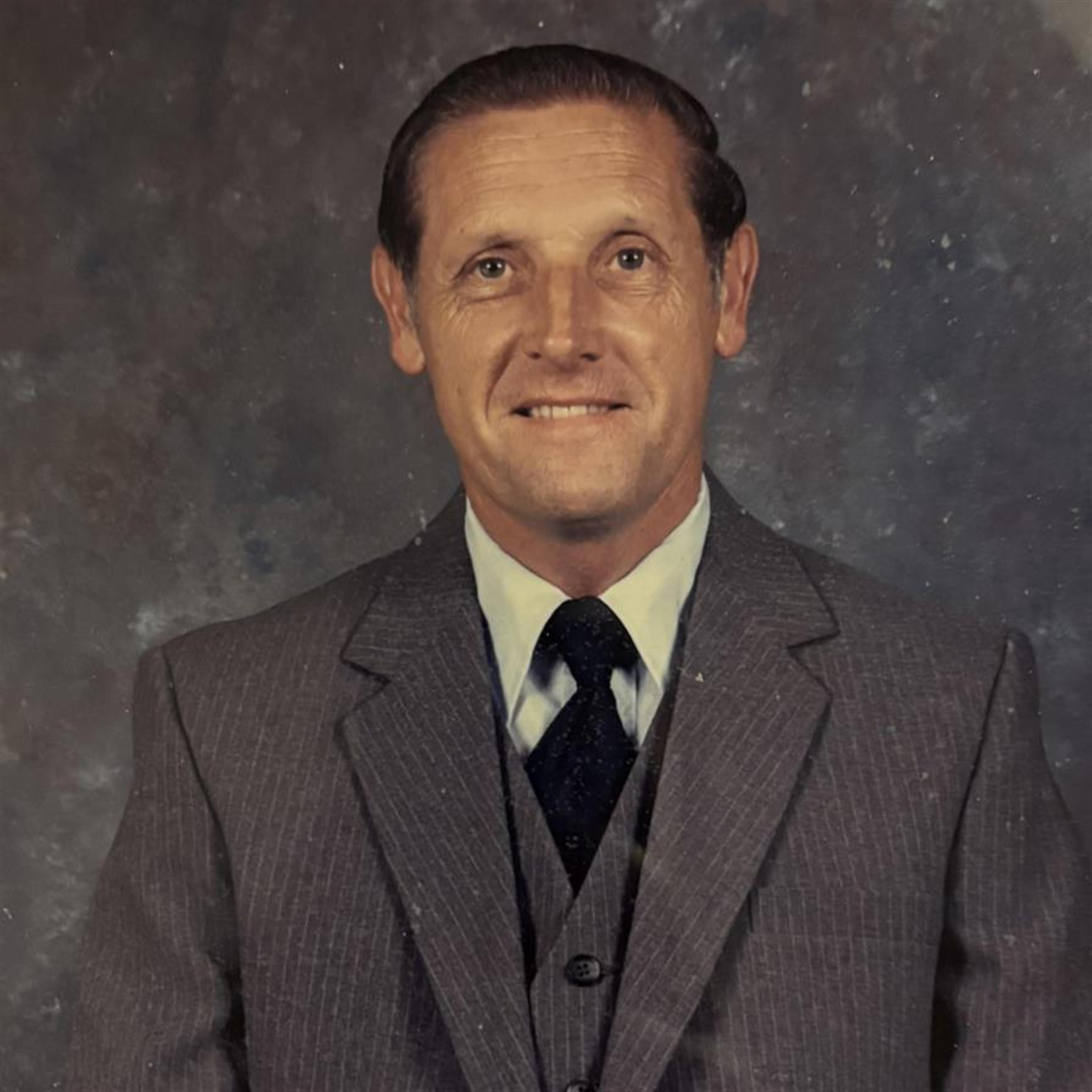 Lester Almond Brooks' obituary picture