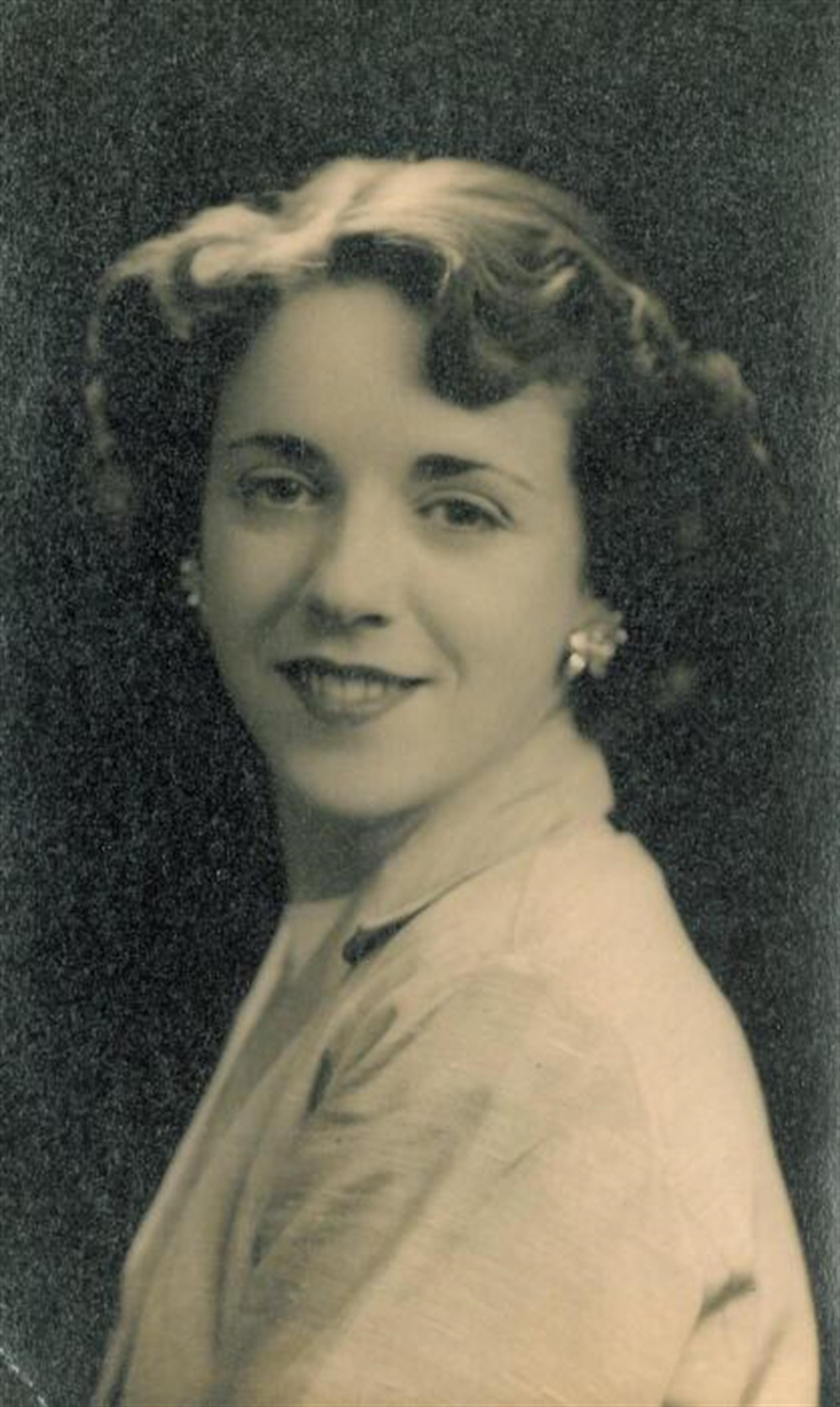 Gwendoline "Gwen" M. (Cox)  Smith